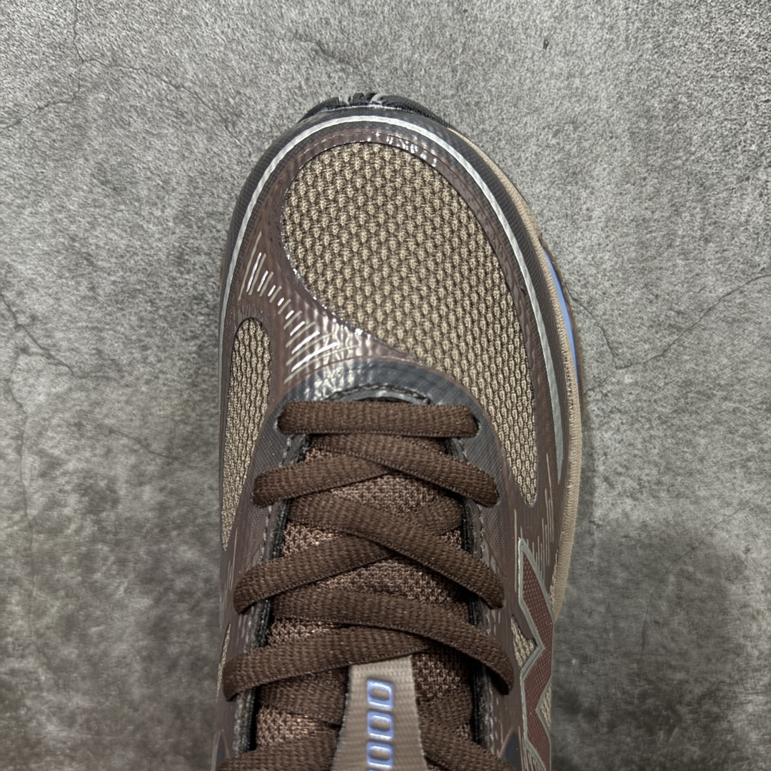 图片[5]-【纯原版】New Balance 新百伦 NB2000 网面休闲鞋 U200076U NB官方重磅新品 一款融合复古设计与现代科技的跑鞋，以其经典的造型和舒适脚感，成为2025年复古潮流爱好的推荐单品。 极具视觉冲击力的5根ABZORB单元，以及无缝鞋面的设计，加上3M反光材质的装饰，比之前推出的9060系列更夸张，更具未来感。 尺码：36-46.5-选品中心