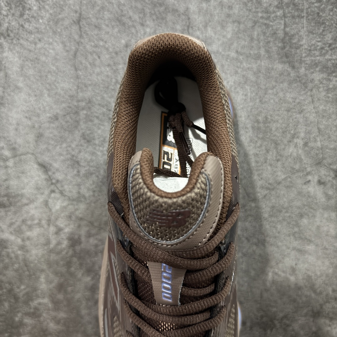 图片[8]-【纯原版】New Balance 新百伦 NB2000 网面休闲鞋 U200076U NB官方重磅新品 一款融合复古设计与现代科技的跑鞋，以其经典的造型和舒适脚感，成为2025年复古潮流爱好的推荐单品。 极具视觉冲击力的5根ABZORB单元，以及无缝鞋面的设计，加上3M反光材质的装饰，比之前推出的9060系列更夸张，更具未来感。 尺码：36-46.5-选品中心
