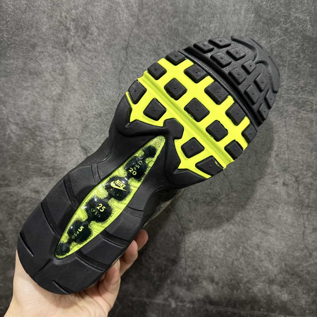 图片[9]-【EM纯原/小绿x】NK Air Max 95 OG 联名复古舒适气垫运动鞋 2025版复刻 HM4740-001 全部配色 原鞋开发生产 高度还原 一眼ZP既视感 男女鞋真标半码制 原楦原纸版数据开发 环保进口透气牛皮革材质 高弹EVA缓震中底组合开窗式Air气垫装置 外置防滑耐磨橡胶外底❗ 尺码：36 37.5 38 38.5 39 40 40.5 41 42 42.5 43 44 44.5 45 46 47.5-选品中心