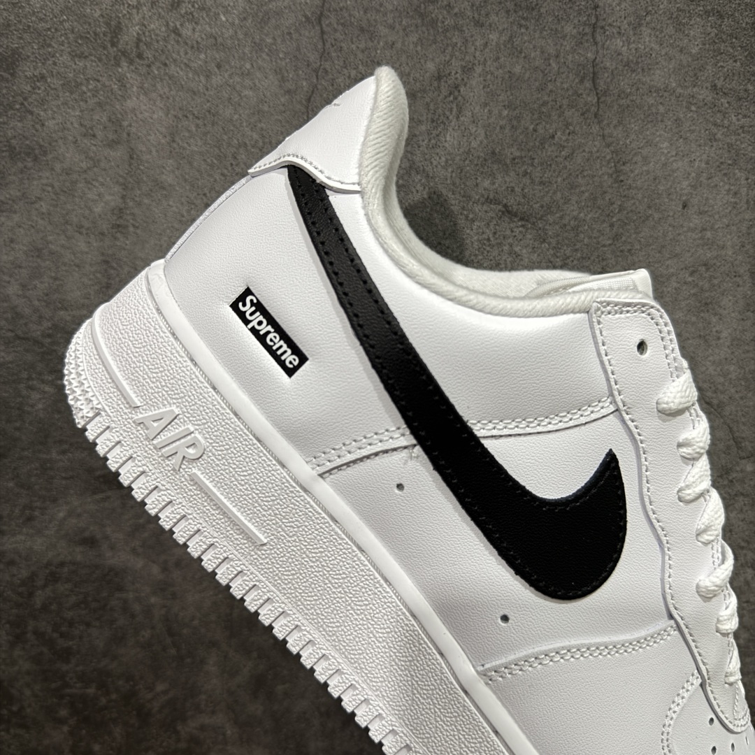 图片[7]-【PK纯原】Supreme x NK Air Force 1 Low \’07 空军一号低帮经典板鞋联名 白黑 CU9225-102 顶级空军 纯原大厂出品 价格实惠 吊打秒杀市场同价所有品质💪🏻 细节超级完美 全鞋电脑针车 工整有序 原厂港宝加持完美还原灵魂版型 原盒原配从里到外百分百还原 原厂全头层原厂皮料 原标原盒 内置Sole气垫 中底白色背胶 中底划线 已经无限的接近公司 原厂楦头 原厂刺绣 后跟弧度修正 正确中底四线防伪 尺码： 40 40.5 41 42 42.5 43 44 44.5 45 46 47.5-选品中心