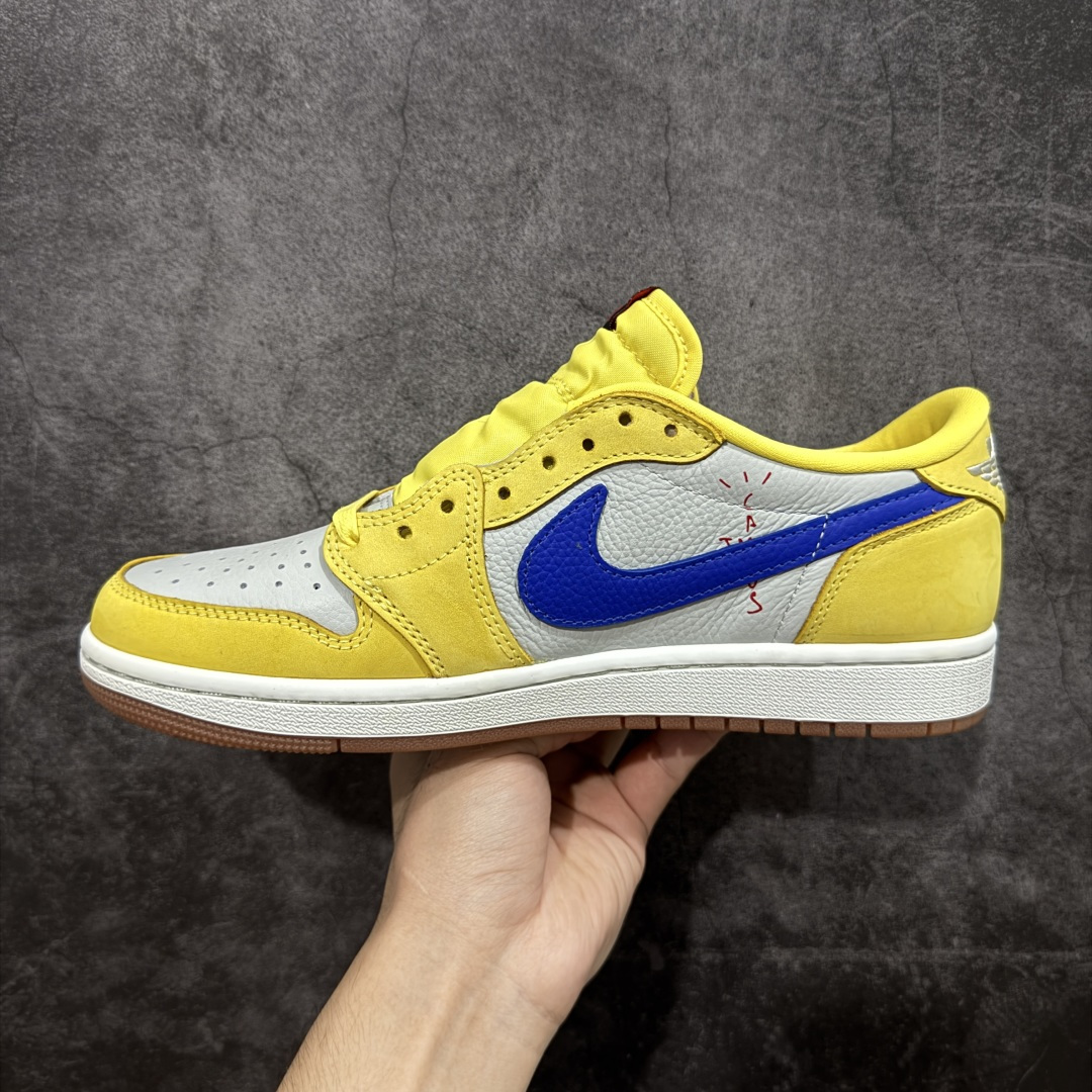 图片[2]-【原厂版】Air Jordan 1 x Travis Scott AJ1 x TS联名黄倒钩低帮 DZ4137-700 超级强悍品质 可对比市场各大纯原版本 专业aj大厂出品 对细节的把控毋庸置疑 材料也是用最接近原鞋的头层皮料 所有地方都没有做到减配 原厂鞋楦打造完美鞋型 整体鞋型以及后跟做的弧度做的非常好 鞋带为原厂打蜡鞋带 粗细程度同步原鞋 裁片清洁度到位 无明显瑕疵毛边 免修产品 正确针车 该重针 该有尖角的地方都有做到 鞋价格非常香 转手可闭眼卖高价 到手各位就知道货有多好 绝对秒杀一切同价格货品 尺码：36-47.5-选品中心