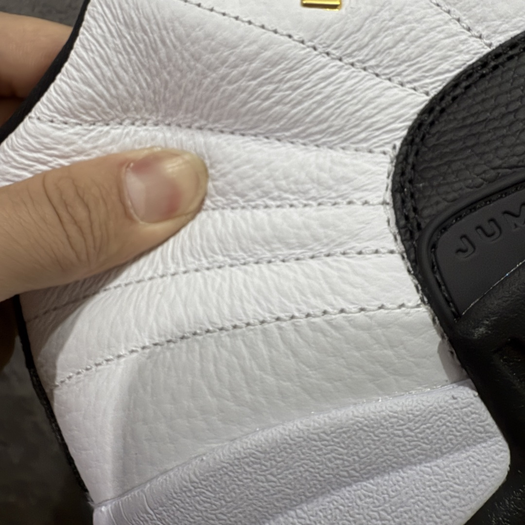 图片[3]-【OG纯原】顶级Air Jordan AJ12 黑白金扣 货号：CT8013-117 原楦原纸板开发 原汁原味12代鞋型 进口原厂皮料 超软荔枝皮 质感满分 原厂碳板 原装材料 原厂定制金属扣 原厂电绣 支持与公司货全方位对比 只服务于5%懂鞋的高端客户 发国外可支持各种retail商店充正寄售 尺码：40 40.5 41 42 42.5 43 44 44.5 45 45.5 46 47.5-选品中心