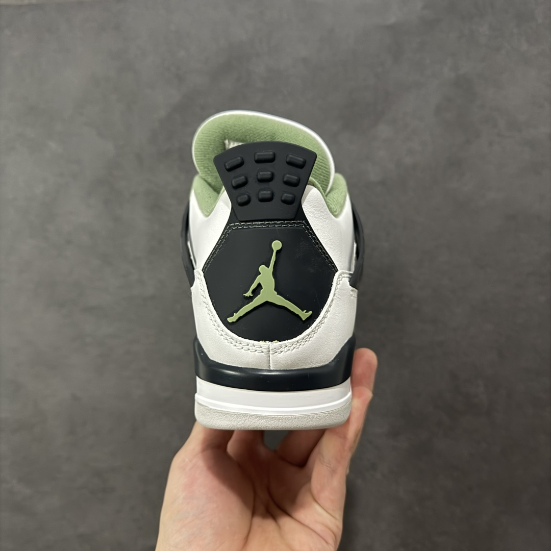 图片[4]-【GQ福利版】Air Jordan AJ4 全头层 外贸尾单 零售圈做工 抵债套现 原纸板楦头开发 定制优质皮料 完美鞋型匹配公司货 正确TPU鞋舌锁扣 最新原厂底模 大底卡色咬花完美 鞋柜必备鞋款 尺码： 40 40.5 41 42 42.5 43 44 44.5 45 46 47.5-选品中心