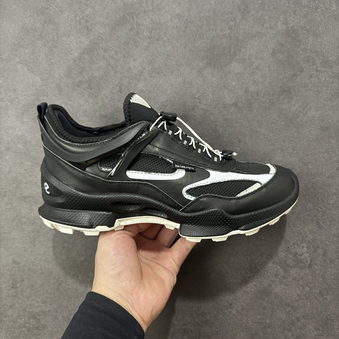 【广东纯原版】ECCO爱步防水运动鞋男 皮面休闲鞋户外男鞋 健步BIOMC踪迹3代系列 黄景瑜同款 戈尔防水薄膜内衬提供强大的透气性与防水性 有效阻隔外部水分渗透，确保双脚保持干爽舒适 自然律动科技，符合人体工学鞋楦，贴近足部天然形态 直接注塑工艺连接鞋面与鞋底一体成型，合脚稳固 橡胶外底适应多种地形，抓地耐磨，稳定支撑 灵活稳定 越野无束 尺码：39 40 41 42 43 44 45(皮鞋码)-选品中心