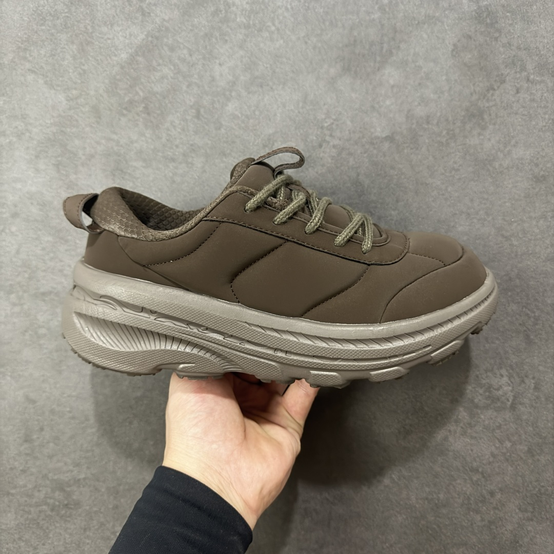 【公司级】HOKA BONDI B3LS MARNI 复古舒适防滑耐磨 低帮 山地户外跑步鞋 特别研发使用性能独特的几何形跑鞋中底 此种鞋底更厚 更高 回弹性也更好 除了卓越的缓冲性能 各种阶段的跑者带来更具动感 更加稳定的跑步体验 货号:1170631 尺码:36 36.5 37.5 38 38.5 39 40 40.5 41 42 42.5 43 44 45 编码:AMB270280-选品中心