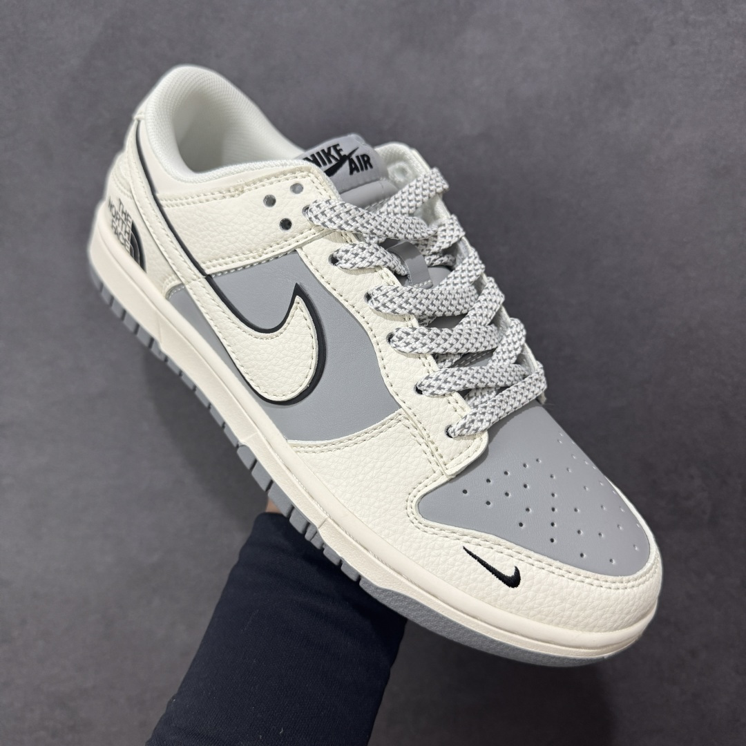 图片[3]-【定制版】The North Face x Nk SB Dunk Low 定制配色 北面联名 复古低帮休闲百搭板鞋 公司级版本 定制鞋盒 大厂流水生产 超高清洁度 皮料切割干净无任何毛边 橡胶大底 防滑耐磨 舒适上脚 货号：JP1628-024  尺码：36 36.5 37.5 38 38.5 39 40 40.5 41 42 42.5 43 44 44.5 45 编码：HXSB330340-选品中心