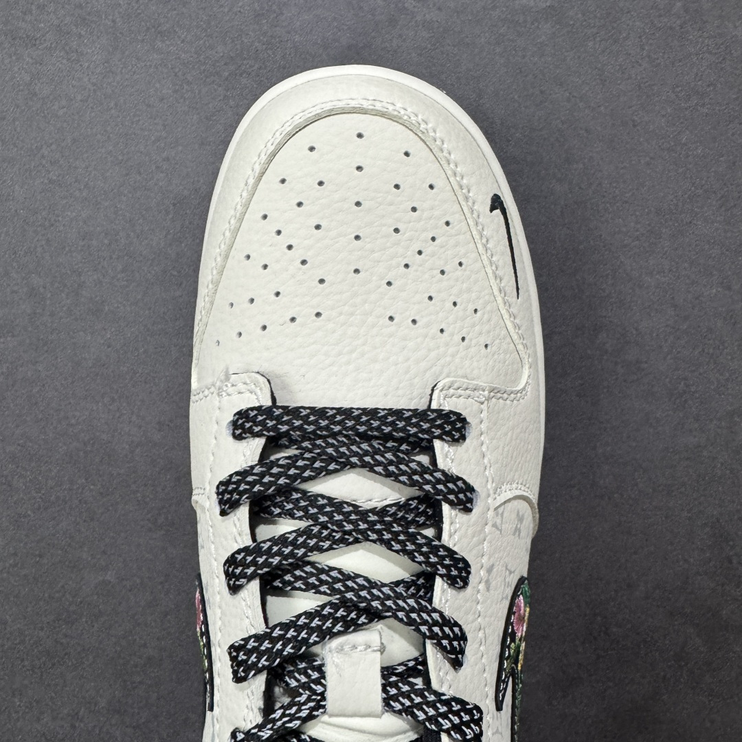 图片[8]-【定制版】NK SB Dunk Low 手工刺绣 米白黑LV印花 高端定制 低帮休闲板鞋 #定制鞋盒 大厂纯原品质出货 超高清洁度 皮料切割干净无任何毛边 细节完美 货号：DS6608-017 尺码：36 36.5 37.5 38 38.5 39 40 40.5 41 42 42.5 43 44 44.5 45 编码：HXSB330340-选品中心