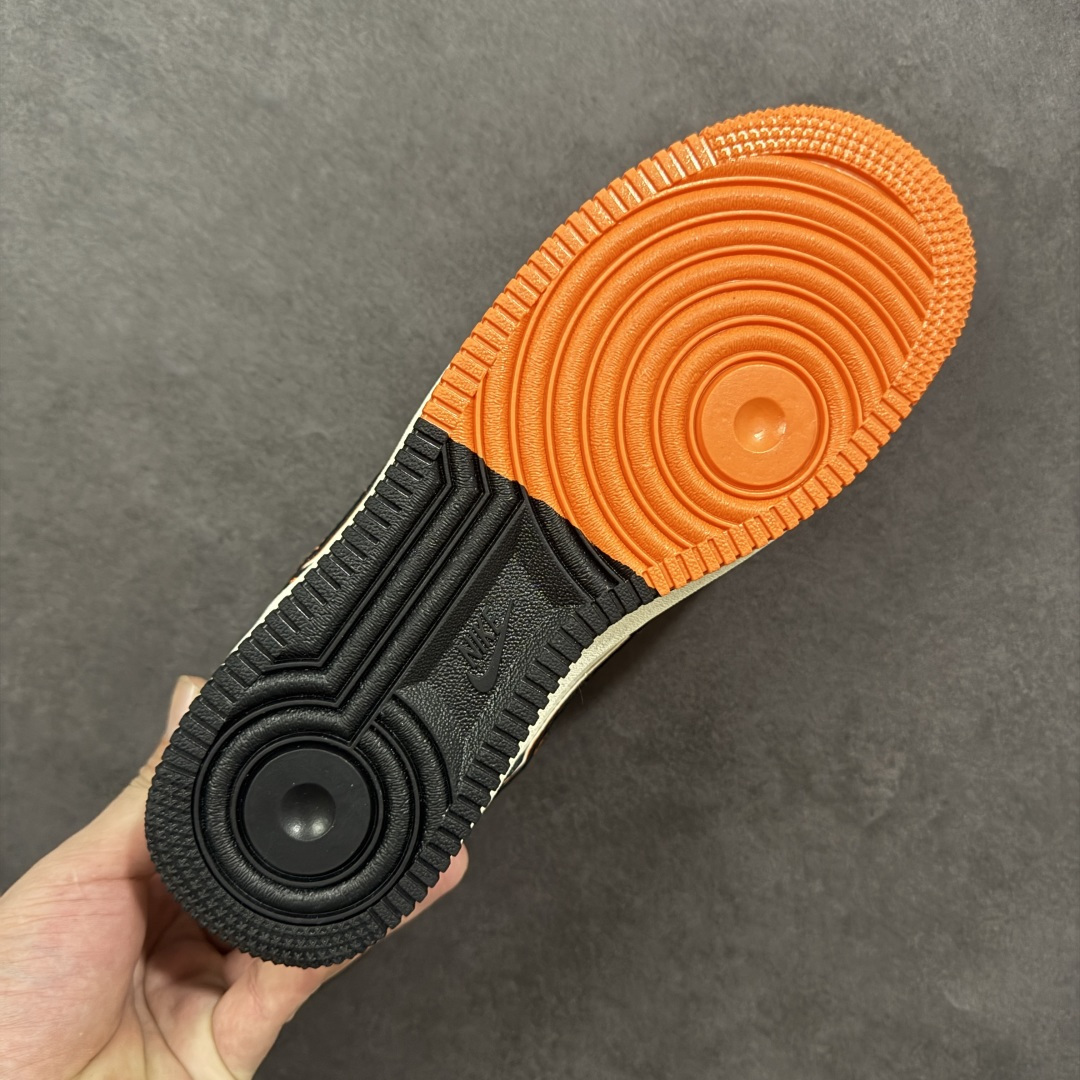 图片[9]-【定制版】Louis Vuitton x Nk Air Force 1’07 定制配色 Lv联名 空军一号经典低帮休闲百搭板鞋 公司级版本 大厂流水作业生产 超高清洁度 皮料切割干净无任何毛边 内置蜂窝气垫 细节做工一流 橡胶鞋底 防滑耐磨 舒适上脚 货号：KJ1688-025  尺码：36 36.5 37.5 38 38.5 39 40 40.5 41 42 42.5 43 44 44.5 45 编码：HXSB310320-选品中心