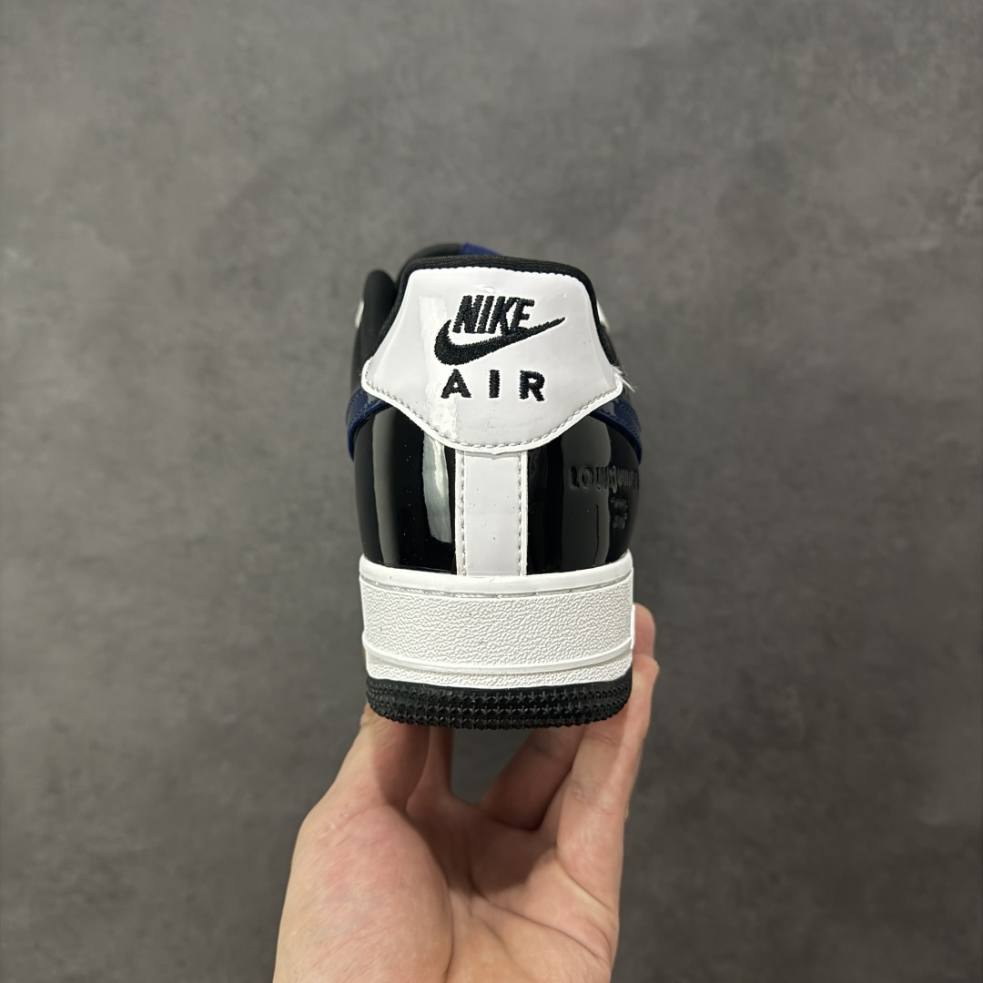 图片[4]-【定制版】海外限量发售！公司级NIke Air Force 1 \’07 Low “LV联名漆皮”空军一号 低帮 运动鞋 休闲鞋 折边针车 工艺难度大 原楦头原纸板 原装鞋盒 定制五金配件 内置全掌气垫 原厂鞋底 货号：DF0188-101 尺码：36 36.5 37.5 38 38.5 39 40 40.5 41 42 42.5 43 44 44.5 45-选品中心