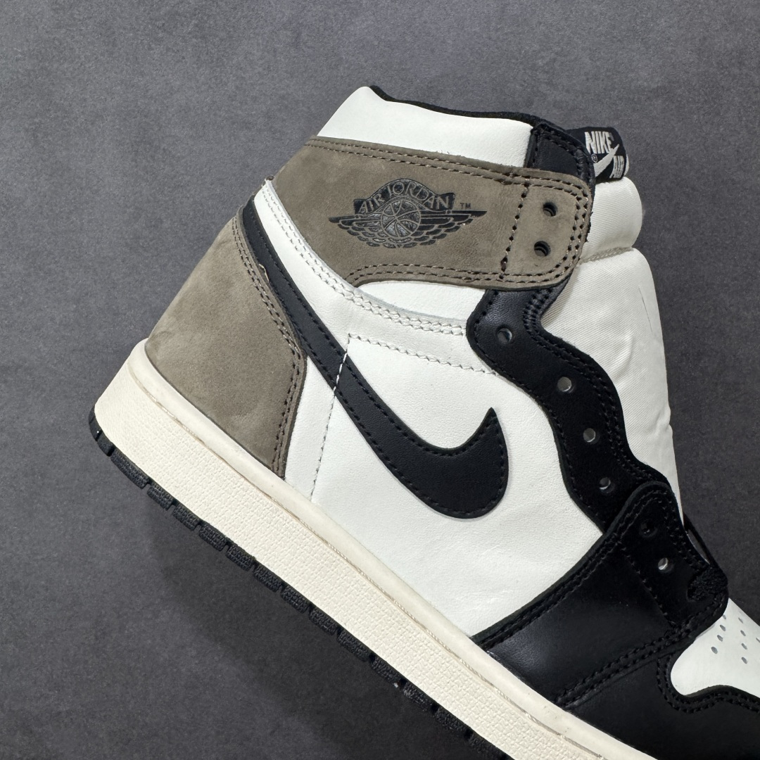 图片[6]-【头层BC版】Nike Air Jordan aj1 Retro High OG 小摩卡 百搭休闲文化运动篮球鞋 口碑AJ大厂出品 全系列原楦原纸板开发 原厂头层皮料加持 原厂定型后跟完美效果 裁片超高清洁度 针车 细节到位 性价比十足💪🏻 货号：555088-105 尺码：40-47.5（半）-选品中心