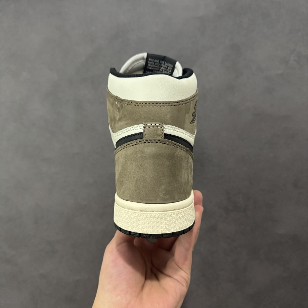 图片[4]-【头层BC版】Nike Air Jordan aj1 Retro High OG 小摩卡 百搭休闲文化运动篮球鞋 口碑AJ大厂出品 全系列原楦原纸板开发 原厂头层皮料加持 原厂定型后跟完美效果 裁片超高清洁度 针车 细节到位 性价比十足💪🏻 货号：555088-105 尺码：40-47.5（半）-选品中心