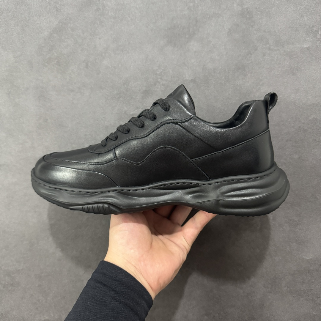 图片[2]-【广东纯原版】ECCO爱步跑步鞋百搭舒适 秋冬新款厚底休闲运动鞋男鞋 灵动系列 黄景瑜同款 品质牛皮鞋面，轻盈柔韧 具有良好的透气性 细腻柔软 简约系带设计 可自由调节松紧 贴合脚型 PU泡沫橡胶大底 抓地力强 具有良好的防滑耐磨性 时尚简约 休闲百搭 尺码：38 39 40 41 42 43 44 （皮鞋码）-选品中心