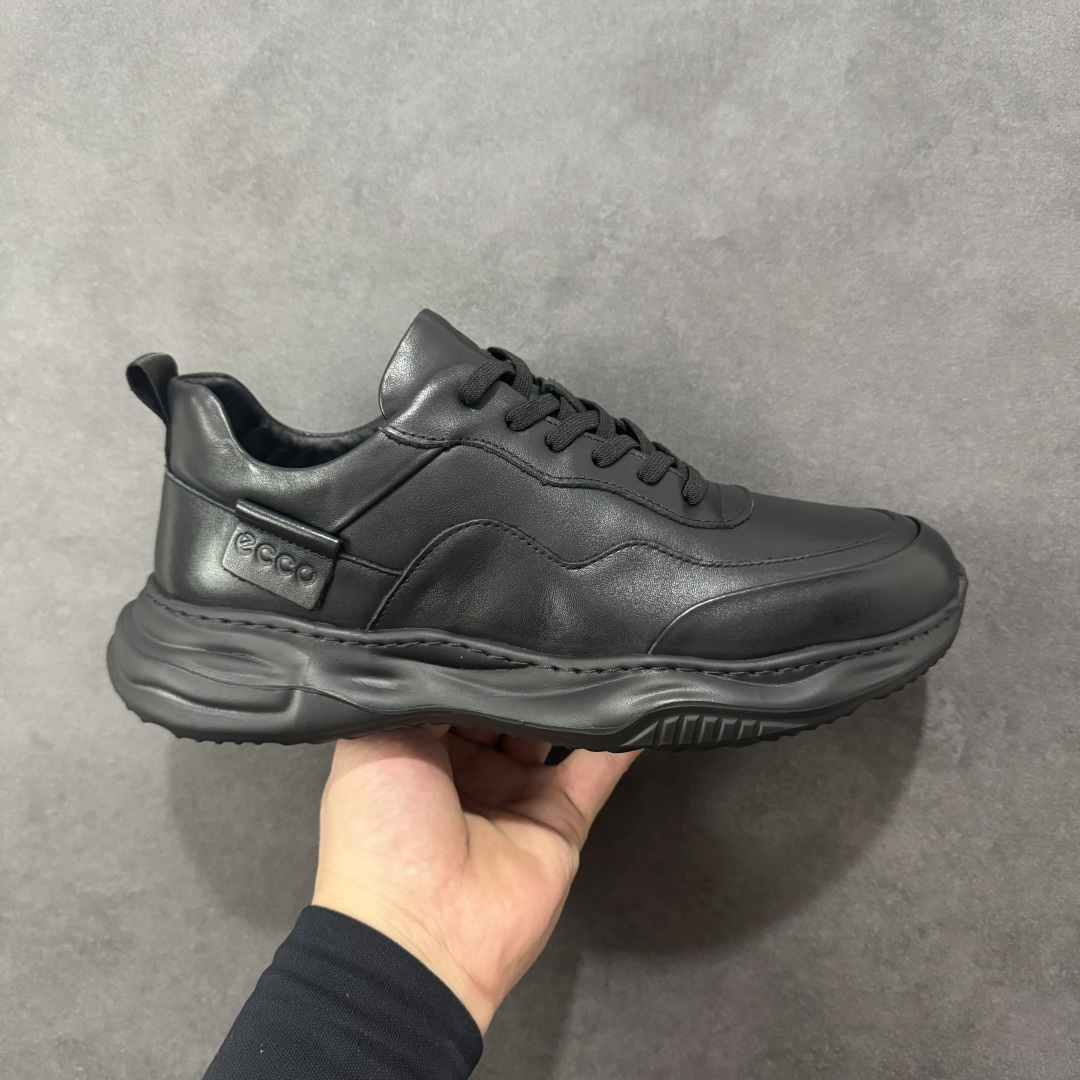 【广东纯原版】ECCO爱步跑步鞋百搭舒适 秋冬新款厚底休闲运动鞋男鞋 灵动系列 黄景瑜同款 品质牛皮鞋面,轻盈柔韧 具有良好的透气性 细腻柔软 简约系带设计 可自由调节松紧 贴合脚型 PU泡沫橡胶大底 抓地力强 具有良好的防滑耐磨性 时尚简约 休闲百搭 尺码:38 39 40 41 42 43 44 (皮鞋码)-选品中心