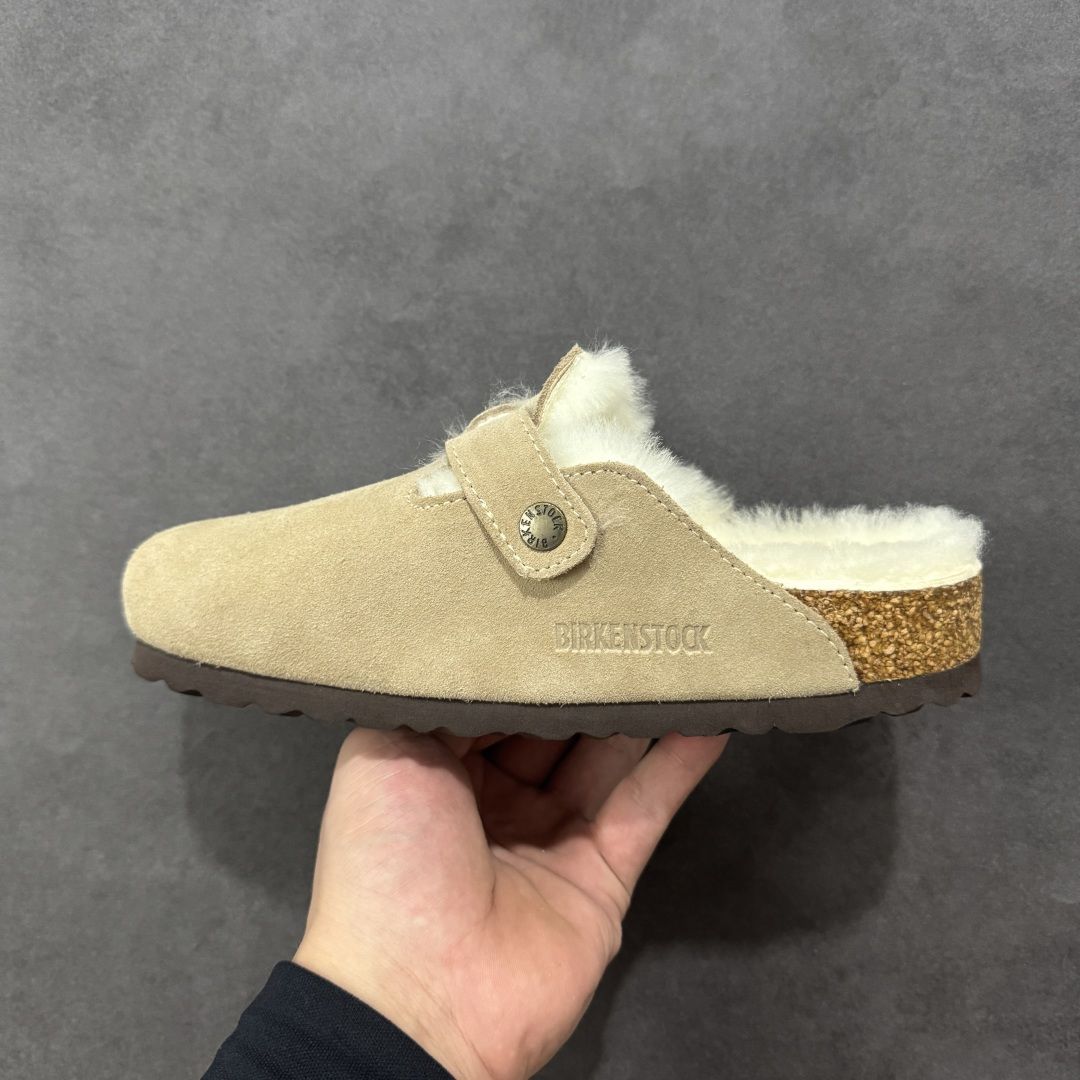 图片[2]-【纯原Y版真羊毛】Birkenstock 博肯软木软底半拖 羊毛一体拖鞋 区别市场版本 市场最高品质 注意真羊毛 区别市场便宜毛拖 假羊毛‼️ BK博肯鞋，家喻户晓，每个时尚博主都爱的单品！非常好搭配，一年可以穿三季的鞋子。虽然经典，但是我们从未忽视它的舒适度。我们精心挑选软硬度适中的木屑脚床，不易开裂不易变型；完美的切合人体工学的底弧，脚床上还特意优化➕一层乳胶，让我们每一脚都像踩在枕头般的感觉！时尚girl 必备单品！ 鞋面：进口高丝光牛反毛皮 内里：羊毛里（真毛） 底：木屑脚床➕防滑EVA底片 尺码：35-40-选品中心