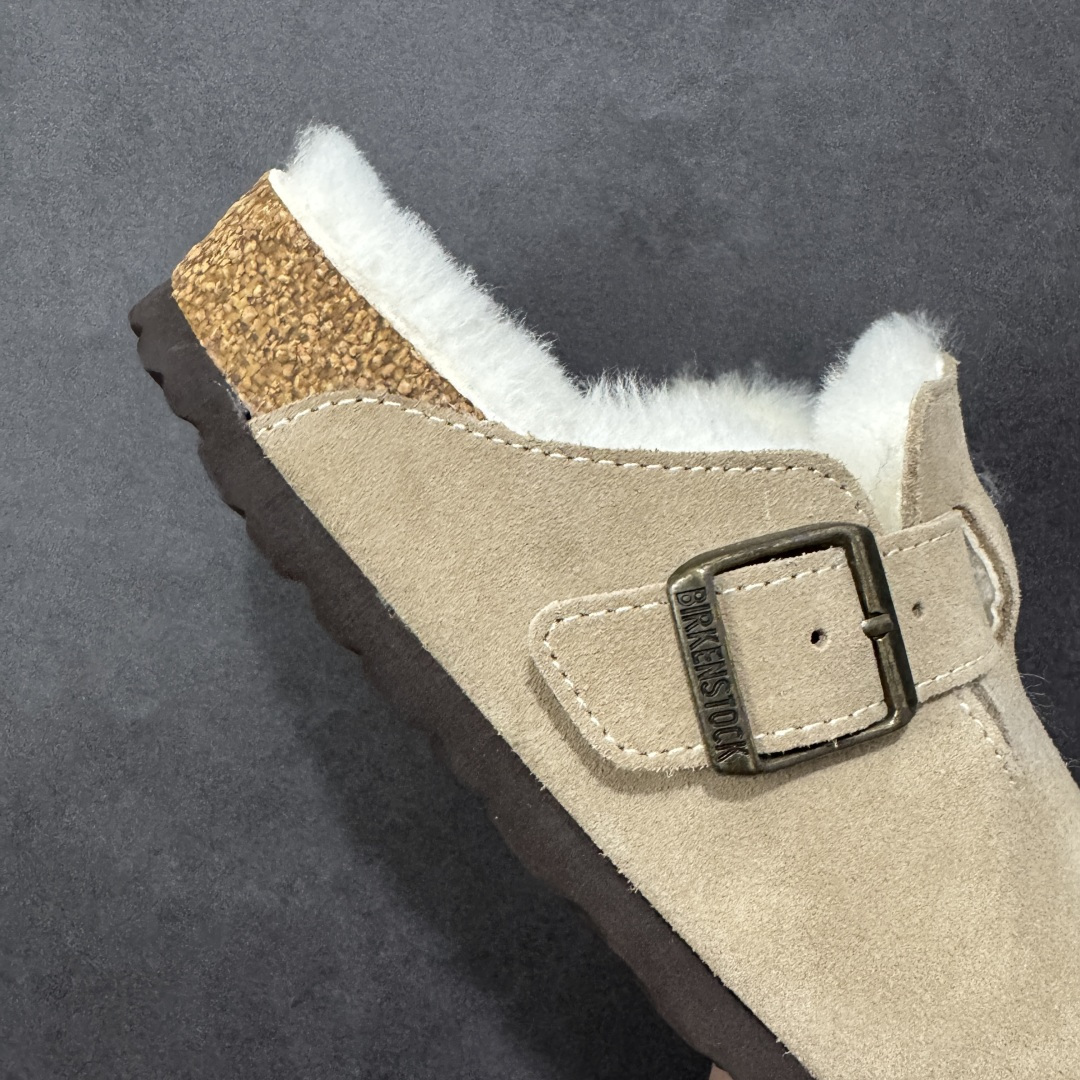 图片[6]-【纯原Y版真羊毛】Birkenstock 博肯软木软底半拖 羊毛一体拖鞋 区别市场版本 市场最高品质 注意真羊毛 区别市场便宜毛拖 假羊毛‼️ BK博肯鞋，家喻户晓，每个时尚博主都爱的单品！非常好搭配，一年可以穿三季的鞋子。虽然经典，但是我们从未忽视它的舒适度。我们精心挑选软硬度适中的木屑脚床，不易开裂不易变型；完美的切合人体工学的底弧，脚床上还特意优化➕一层乳胶，让我们每一脚都像踩在枕头般的感觉！时尚girl 必备单品！ 鞋面：进口高丝光牛反毛皮 内里：羊毛里（真毛） 底：木屑脚床➕防滑EVA底片 尺码：35-40-选品中心