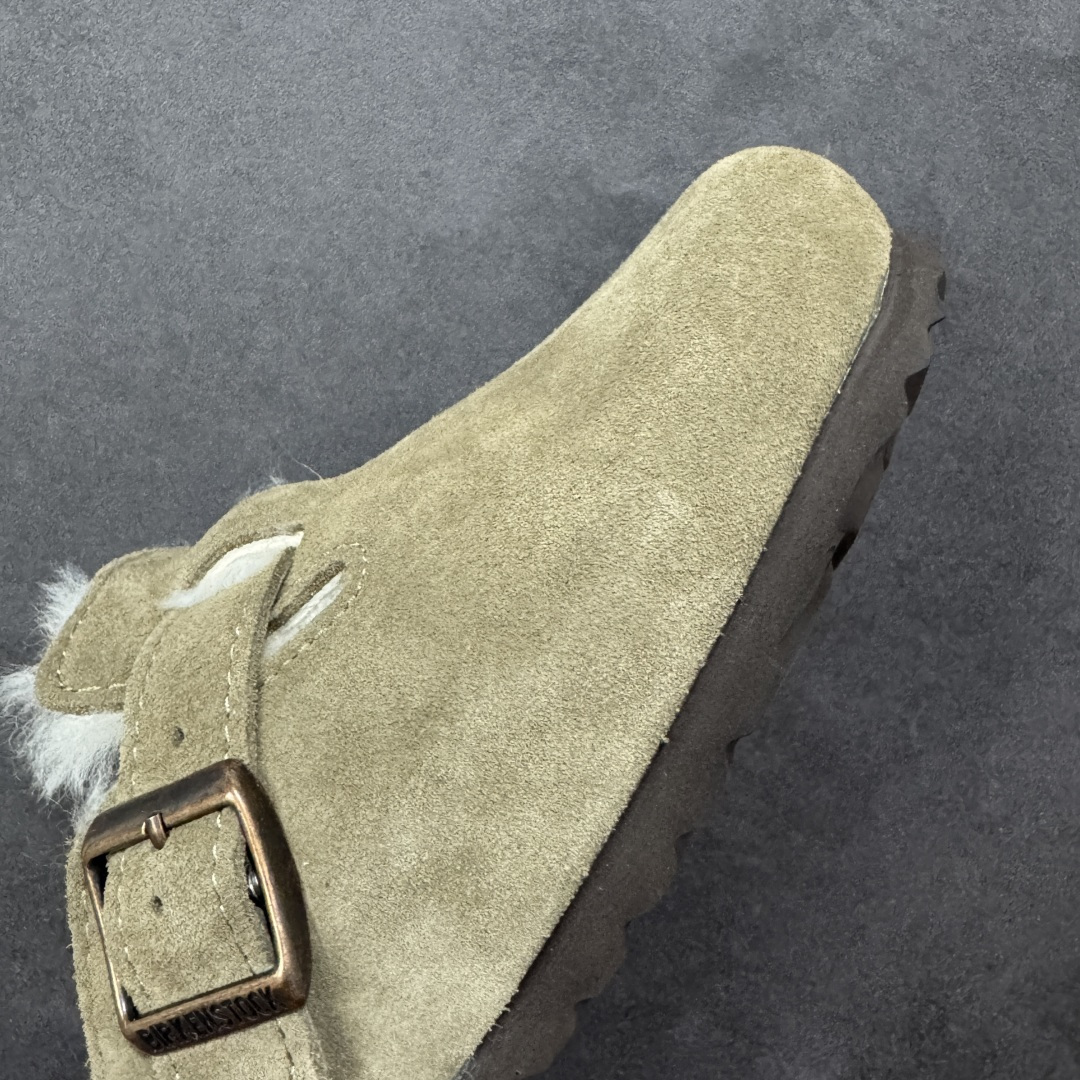 图片[5]-【纯原Y版真羊毛】Birkenstock 博肯软木软底半拖 羊毛一体拖鞋 区别市场版本 市场最高品质 注意真羊毛 区别市场便宜毛拖 假羊毛‼️ BK博肯鞋，家喻户晓，每个时尚博主都爱的单品！非常好搭配，一年可以穿三季的鞋子。虽然经典，但是我们从未忽视它的舒适度。我们精心挑选软硬度适中的木屑脚床，不易开裂不易变型；完美的切合人体工学的底弧，脚床上还特意优化➕一层乳胶，让我们每一脚都像踩在枕头般的感觉！时尚girl 必备单品！ 鞋面：进口高丝光牛反毛皮 内里：羊毛里（真毛） 底：木屑脚床➕防滑EVA底片 尺码：35-40-选品中心