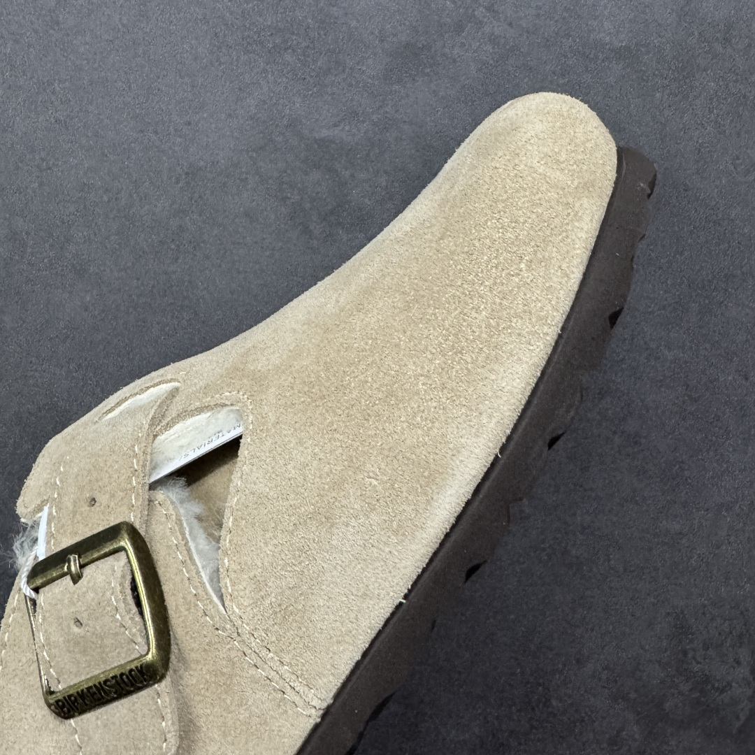 图片[5]-【纯原Y版真羊毛】Birkenstock 博肯软木软底半拖 羊毛一体全包懒人鞋 区别市场版本 市场最高品质 注意真羊毛 区别市场便宜毛拖 假羊毛‼️ BK博肯鞋，家喻户晓，每个时尚博主都爱的单品！非常好搭配，一年可以穿三季的鞋子。虽然经典，但是我们从未忽视它的舒适度。我们精心挑选软硬度适中的木屑脚床，不易开裂不易变型；完美的切合人体工学的底弧，脚床上还特意优化➕一层乳胶，让我们每一脚都像踩在枕头般的感觉！时尚girl 必备单品！ 鞋面：进口高丝光牛反毛皮 内里：羊毛里（真毛） 底：木屑脚床➕防滑EVA底片 尺码：35-40-选品中心