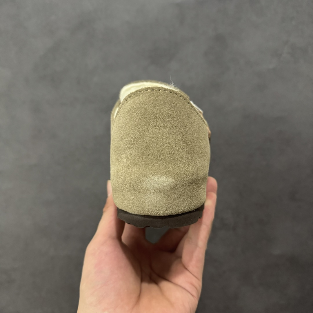 图片[4]-【纯原Y版真羊毛】Birkenstock 博肯软木软底半拖 羊毛一体全包懒人鞋 区别市场版本 市场最高品质 注意真羊毛 区别市场便宜毛拖 假羊毛‼️ BK博肯鞋，家喻户晓，每个时尚博主都爱的单品！非常好搭配，一年可以穿三季的鞋子。虽然经典，但是我们从未忽视它的舒适度。我们精心挑选软硬度适中的木屑脚床，不易开裂不易变型；完美的切合人体工学的底弧，脚床上还特意优化➕一层乳胶，让我们每一脚都像踩在枕头般的感觉！时尚girl 必备单品！ 鞋面：进口高丝光牛反毛皮 内里：羊毛里（真毛） 底：木屑脚床➕防滑EVA底片 尺码：35-40-选品中心