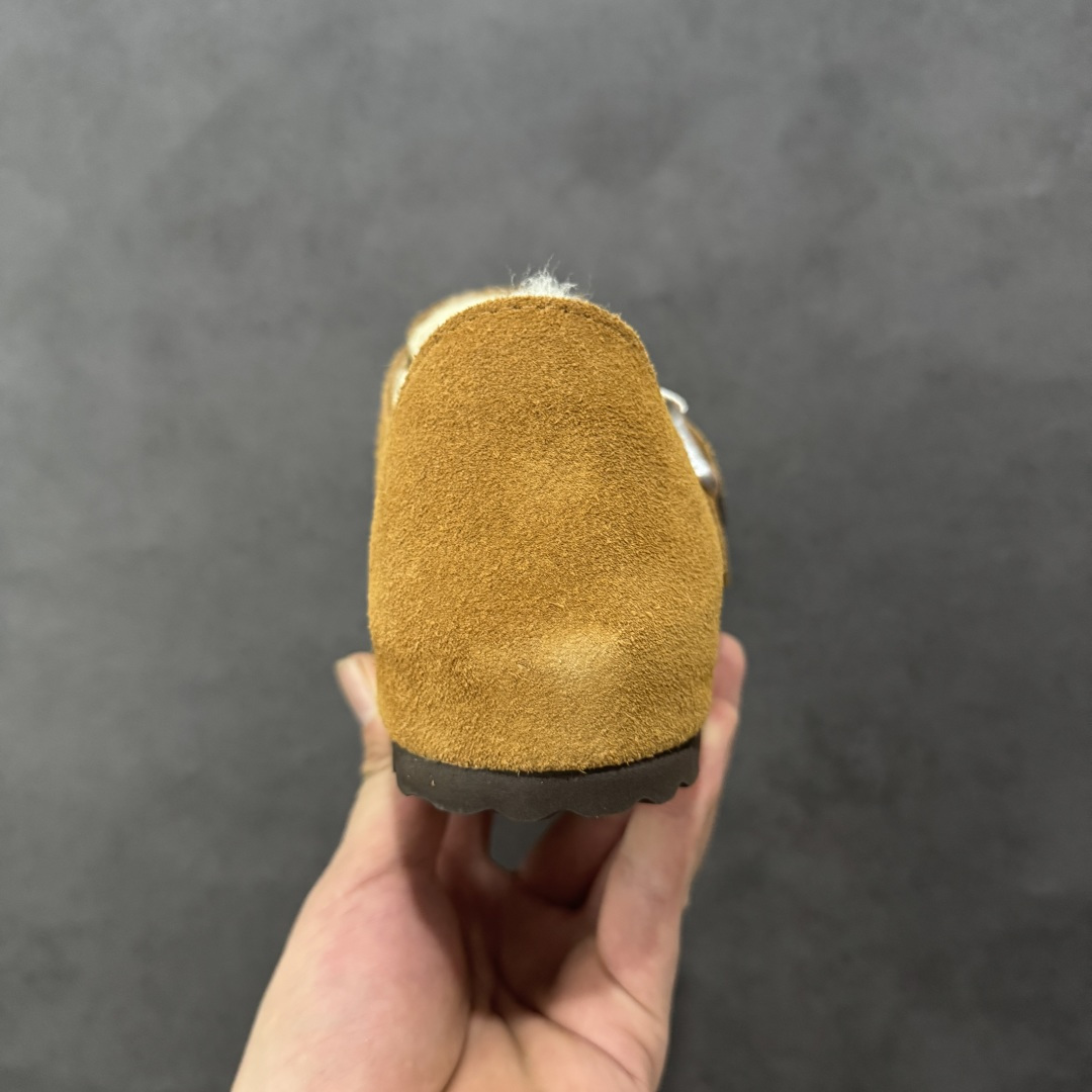 图片[4]-【纯原Y版真羊毛】Birkenstock 博肯软木软底半拖 羊毛一体全包懒人鞋 区别市场版本 市场最高品质 注意真羊毛 区别市场便宜毛拖 假羊毛‼️ BK博肯鞋，家喻户晓，每个时尚博主都爱的单品！非常好搭配，一年可以穿三季的鞋子。虽然经典，但是我们从未忽视它的舒适度。我们精心挑选软硬度适中的木屑脚床，不易开裂不易变型；完美的切合人体工学的底弧，脚床上还特意优化➕一层乳胶，让我们每一脚都像踩在枕头般的感觉！时尚girl 必备单品！ 鞋面：进口高丝光牛反毛皮 内里：羊毛里（真毛） 底：木屑脚床➕防滑EVA底片 尺码：35-40-选品中心
