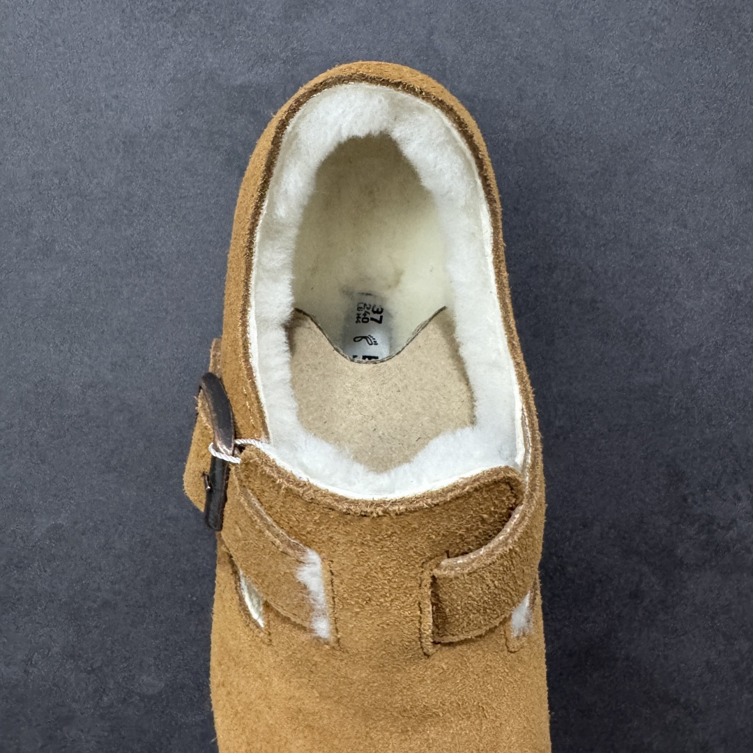 图片[7]-【纯原Y版真羊毛】Birkenstock 博肯软木软底半拖 羊毛一体全包懒人鞋 区别市场版本 市场最高品质 注意真羊毛 区别市场便宜毛拖 假羊毛‼️ BK博肯鞋，家喻户晓，每个时尚博主都爱的单品！非常好搭配，一年可以穿三季的鞋子。虽然经典，但是我们从未忽视它的舒适度。我们精心挑选软硬度适中的木屑脚床，不易开裂不易变型；完美的切合人体工学的底弧，脚床上还特意优化➕一层乳胶，让我们每一脚都像踩在枕头般的感觉！时尚girl 必备单品！ 鞋面：进口高丝光牛反毛皮 内里：羊毛里（真毛） 底：木屑脚床➕防滑EVA底片 尺码：35-40-选品中心
