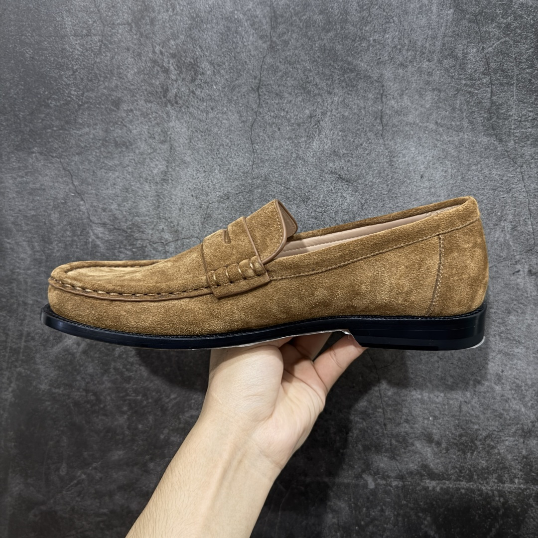 图片[2]-【莞产G版】LOEWE罗意威老钱乐福鞋 美拉德色系老钱风乐福鞋 【皮料】 东莞原厂进口全新2025年新材质“高丝光绒感牛反绒” 【鞋头】优质优雅，微微上翘的弧度~全油边工艺~ 【鞋舌】内里也是全牛皮，一整张牛皮切割，无拼皮、无边角料皮！ 【鞋底】全真皮大底，非常昂贵，原厂出来的品质~ 独家私模！ 【鞋垫】整张牛皮鞋垫 +独家私人开模压印！ 【尺码】 ： 39 40 41 42 43 44 45 ！ 正码正拍~-选品中心