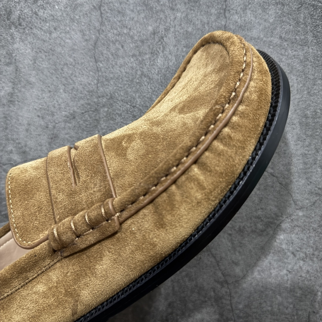 图片[6]-【莞产G版】LOEWE罗意威老钱乐福鞋 美拉德色系老钱风乐福鞋 【皮料】 东莞原厂进口全新2025年新材质“高丝光绒感牛反绒” 【鞋头】优质优雅，微微上翘的弧度~全油边工艺~ 【鞋舌】内里也是全牛皮，一整张牛皮切割，无拼皮、无边角料皮！ 【鞋底】全真皮大底，非常昂贵，原厂出来的品质~ 独家私模！ 【鞋垫】整张牛皮鞋垫 +独家私人开模压印！ 【尺码】 ： 39 40 41 42 43 44 45 ！ 正码正拍~-选品中心