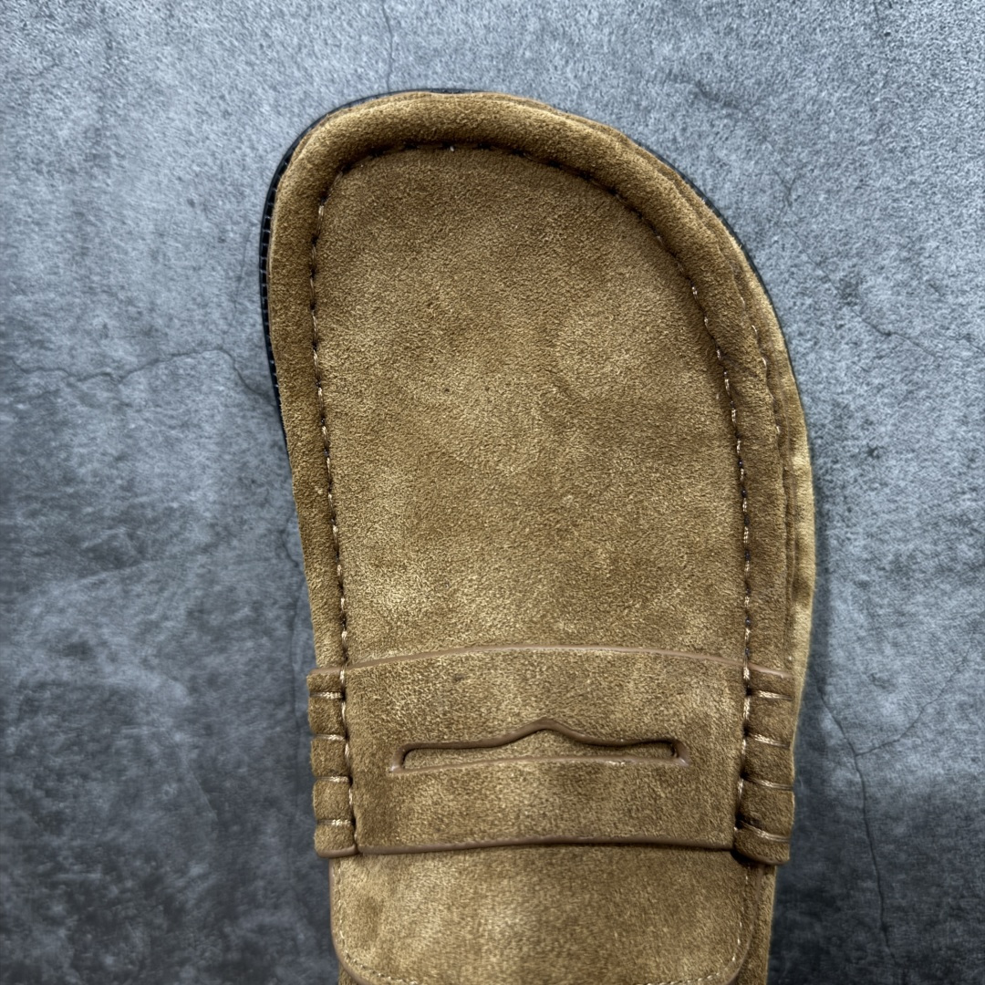 图片[5]-【莞产G版】LOEWE罗意威老钱乐福鞋 美拉德色系老钱风乐福鞋 【皮料】 东莞原厂进口全新2025年新材质“高丝光绒感牛反绒” 【鞋头】优质优雅，微微上翘的弧度~全油边工艺~ 【鞋舌】内里也是全牛皮，一整张牛皮切割，无拼皮、无边角料皮！ 【鞋底】全真皮大底，非常昂贵，原厂出来的品质~ 独家私模！ 【鞋垫】整张牛皮鞋垫 +独家私人开模压印！ 【尺码】 ： 39 40 41 42 43 44 45 ！ 正码正拍~-选品中心