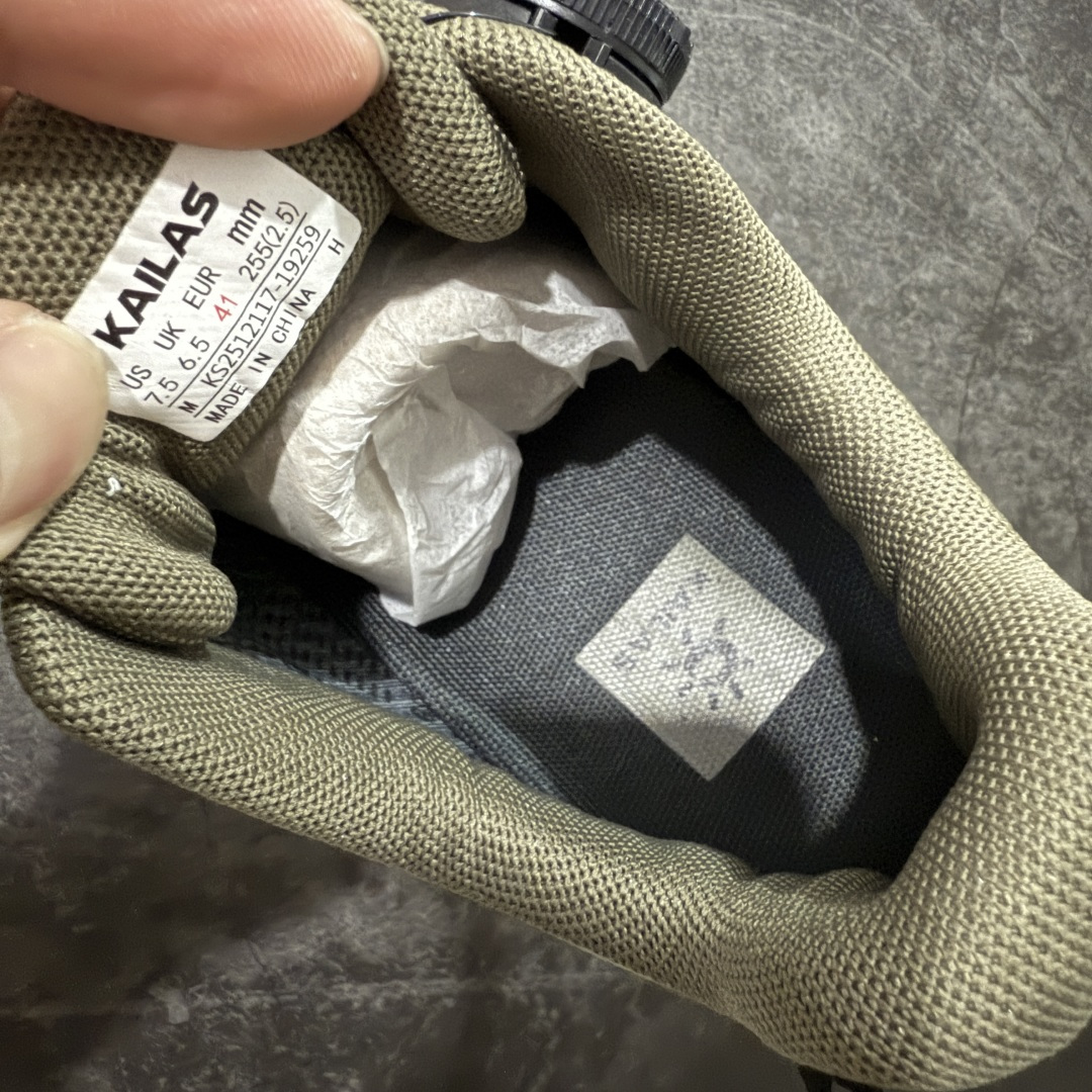 图片[6]-【Top纯原】凯乐石KAILAS 界山GTX BOA 户外运动 防滑耐磨防水 低帮 登山徒步鞋 男女款 正确大底区别市场公版错误字体底 正确细节 gtx防水鞋面 价格合理不杀猪！ KAILAS凯乐石品牌是全球三大全系攀登品牌之一，于2003年创立于中国广州，致力于为有攀登梦想的户外运动员及爱好者，研发制造功能性专业装备，满足他们在极限环境下安全舒适的需求，凯乐石专注于科技面料的开发及专业功能设计，产品线覆盖登山、攀岩、徒步、越野跑山、露营、旅行等多项户外运动，通过运动员的测试反馈，不断进化迭代，产品荣获国内外大奖71座，发明专利21个，更突破性的自主研发攀登器械，打造出中国的攀登硬实力 尺码：36-45含半码-选品中心