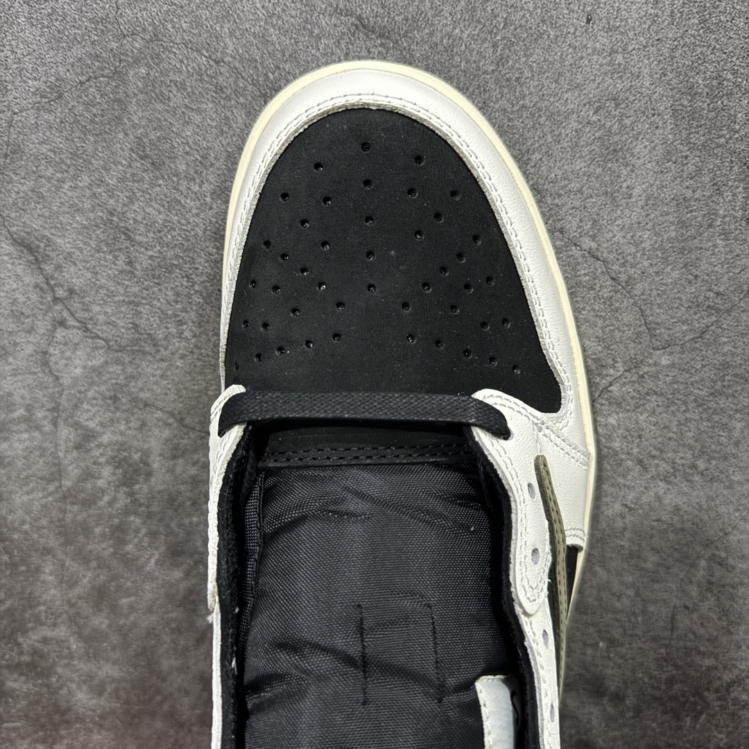 图片[5]-【原厂版】Air Jordan 1 x Travis Scott AJ1 x TS联名黑绿倒钩低帮 DZ4137-106 超级强悍品质 可对比市场各大纯原版本 专业aj大厂出品 对细节的把控毋庸置疑 材料也是用最接近原鞋的头层皮料 所有地方都没有做到减配 原厂鞋楦打造完美鞋型 整体鞋型以及后跟做的弧度做的非常好 鞋带为原厂打蜡鞋带 粗细程度同步原鞋 裁片清洁度到位 无明显瑕疵毛边 免修产品 正确针车 该重针 该有尖角的地方都有做到 鞋价格非常香 转手可闭眼卖高价 到手各位就知道货有多好 绝对秒杀一切同价格货品 尺码：36-47.5-选品中心