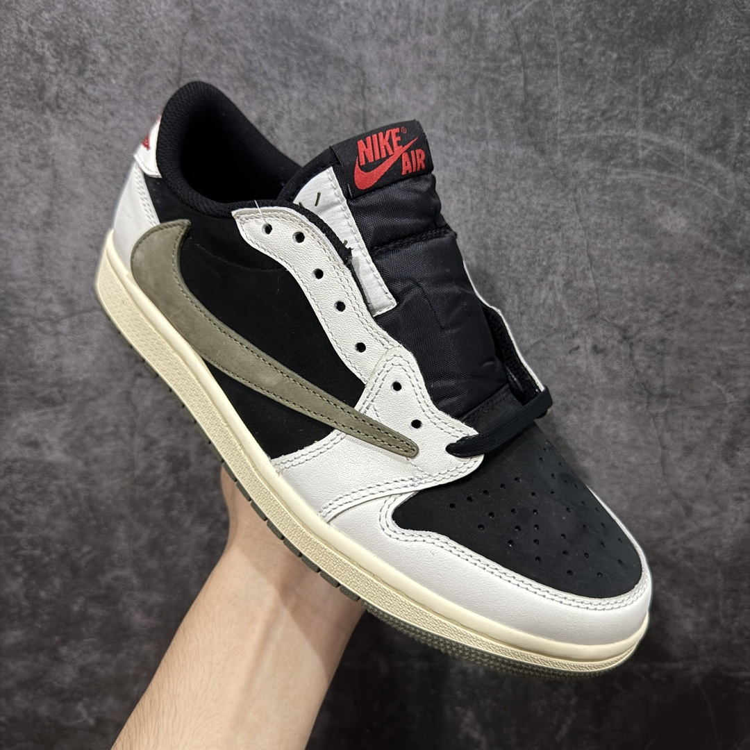 图片[3]-【原厂版】Air Jordan 1 x Travis Scott AJ1 x TS联名黑绿倒钩低帮 DZ4137-106 超级强悍品质 可对比市场各大纯原版本 专业aj大厂出品 对细节的把控毋庸置疑 材料也是用最接近原鞋的头层皮料 所有地方都没有做到减配 原厂鞋楦打造完美鞋型 整体鞋型以及后跟做的弧度做的非常好 鞋带为原厂打蜡鞋带 粗细程度同步原鞋 裁片清洁度到位 无明显瑕疵毛边 免修产品 正确针车 该重针 该有尖角的地方都有做到 鞋价格非常香 转手可闭眼卖高价 到手各位就知道货有多好 绝对秒杀一切同价格货品 尺码：36-47.5-选品中心