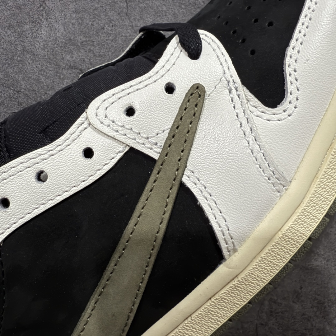 图片[4]-【原厂版】Air Jordan 1 x Travis Scott AJ1 x TS联名黑绿倒钩低帮 DZ4137-106 超级强悍品质 可对比市场各大纯原版本 专业aj大厂出品 对细节的把控毋庸置疑 材料也是用最接近原鞋的头层皮料 所有地方都没有做到减配 原厂鞋楦打造完美鞋型 整体鞋型以及后跟做的弧度做的非常好 鞋带为原厂打蜡鞋带 粗细程度同步原鞋 裁片清洁度到位 无明显瑕疵毛边 免修产品 正确针车 该重针 该有尖角的地方都有做到 鞋价格非常香 转手可闭眼卖高价 到手各位就知道货有多好 绝对秒杀一切同价格货品 尺码：36-47.5-选品中心