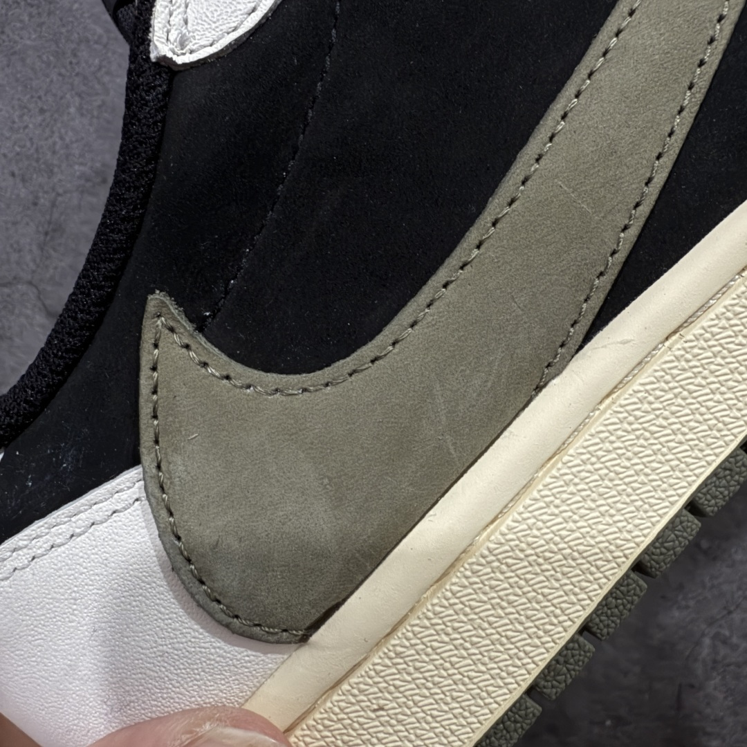 图片[3]-【原厂版】Air Jordan 1 x Travis Scott AJ1 x TS联名黑绿倒钩低帮 DZ4137-106 超级强悍品质 可对比市场各大纯原版本 专业aj大厂出品 对细节的把控毋庸置疑 材料也是用最接近原鞋的头层皮料 所有地方都没有做到减配 原厂鞋楦打造完美鞋型 整体鞋型以及后跟做的弧度做的非常好 鞋带为原厂打蜡鞋带 粗细程度同步原鞋 裁片清洁度到位 无明显瑕疵毛边 免修产品 正确针车 该重针 该有尖角的地方都有做到 鞋价格非常香 转手可闭眼卖高价 到手各位就知道货有多好 绝对秒杀一切同价格货品 尺码：36-47.5-选品中心