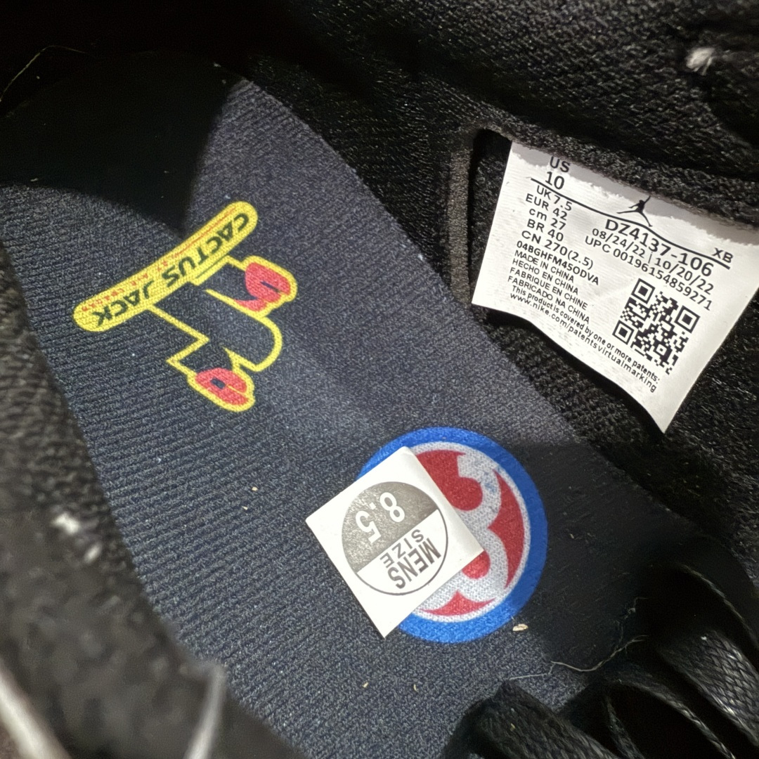 图片[7]-【原厂版】Air Jordan 1 x Travis Scott AJ1 x TS联名黑绿倒钩低帮 DZ4137-106 超级强悍品质 可对比市场各大纯原版本 专业aj大厂出品 对细节的把控毋庸置疑 材料也是用最接近原鞋的头层皮料 所有地方都没有做到减配 原厂鞋楦打造完美鞋型 整体鞋型以及后跟做的弧度做的非常好 鞋带为原厂打蜡鞋带 粗细程度同步原鞋 裁片清洁度到位 无明显瑕疵毛边 免修产品 正确针车 该重针 该有尖角的地方都有做到 鞋价格非常香 转手可闭眼卖高价 到手各位就知道货有多好 绝对秒杀一切同价格货品 尺码：36-47.5-选品中心