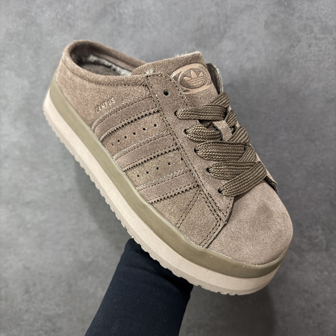 图片[3]-【公司级】Adidas Originals Campus 00S WTR LO系列 阿迪达斯 面包风时尚潮流包头拖鞋 秋冬加绒款 保有原型设计中经典的三叶草LOGO及三条纹设计的同时 放大了整体鞋身 鞋带和三条纹比例 同时鞋身填充棉部分用料扎实 较为厚重 这也使得鞋舌部分不会轻易移位或弯折 同时鞋面切割与走线部分处理十分精细 皮面拼接部分边缘切割也十分整洁 保证了个性化设计的同时做工细致 货号：JR3731 尺码：36-45半码-选品中心