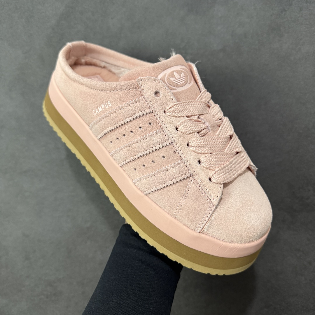 图片[3]-【公司级】Adidas Originals Campus 00S WTR LO系列 阿迪达斯 面包风时尚潮流包头拖鞋 秋冬加绒款 保有原型设计中经典的三叶草LOGO及三条纹设计的同时 放大了整体鞋身 鞋带和三条纹比例 同时鞋身填充棉部分用料扎实 较为厚重 这也使得鞋舌部分不会轻易移位或弯折 同时鞋面切割与走线部分处理十分精细 皮面拼接部分边缘切割也十分整洁 保证了个性化设计的同时做工细致 货号：JR3238 尺码：36-40半码-选品中心