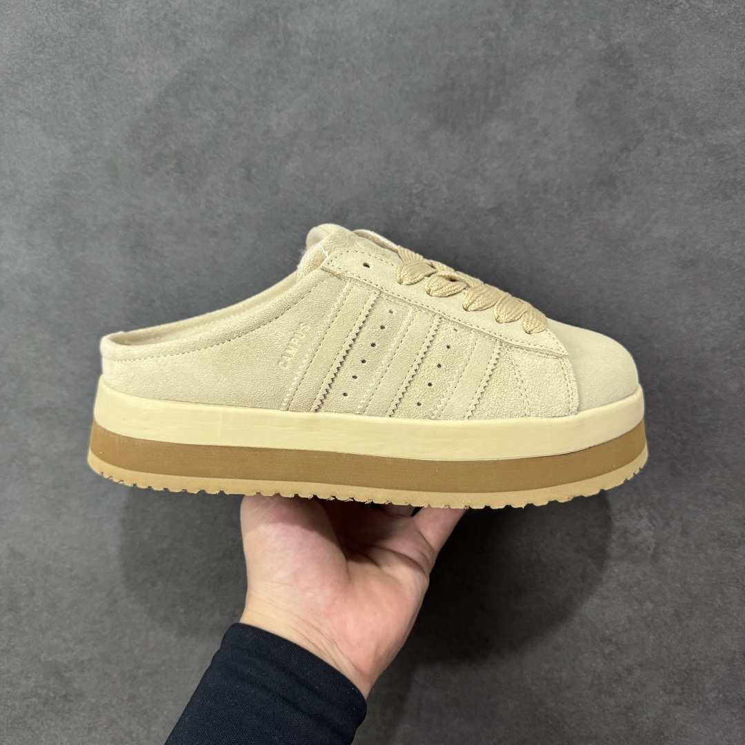 【公司级】Adidas Originals Campus 00S WTR LO系列 阿迪达斯 面包风时尚潮流包头拖鞋 秋冬加绒款 保有原型设计中经典的三叶草LOGO及三条纹设计的同时 放大了整体鞋身 鞋带和三条纹比例 同时鞋身填充棉部分用料扎实 较为厚重 这也使得鞋舌部分不会轻易移位或弯折 同时鞋面切割与走线部分处理十分精细 皮面拼接部分边缘切割也十分整洁 保证了个性化设计的同时做工细致 货号：JR3732 尺码：36-45半码-选品中心