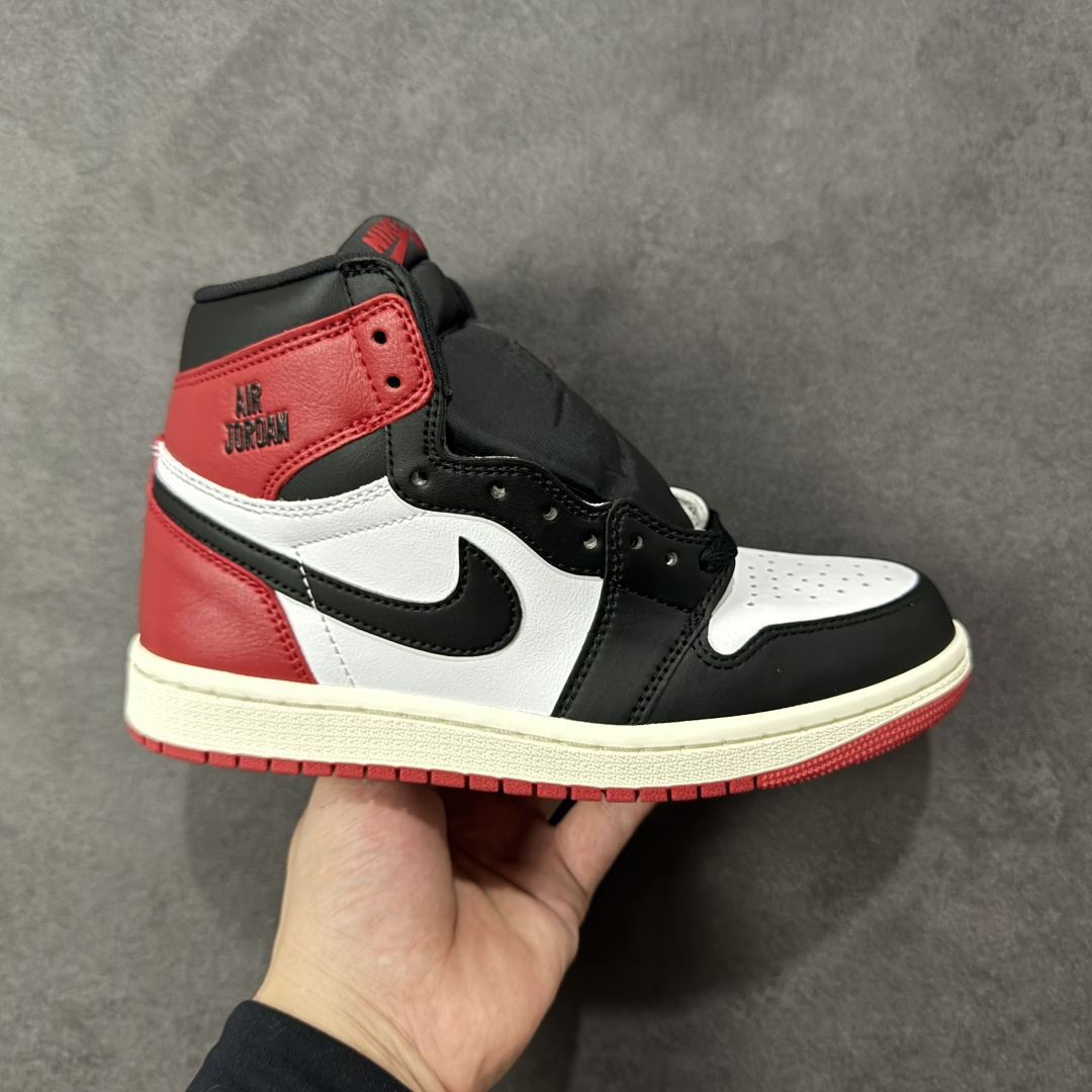 【H11版本】耐克Nike Air Jordan 1 Retro High OG AJ1代经典复古经典高帮白棕百搭文化篮球鞋 DZ5485-106 公司级真标半码制#原档案原数据开发版型#采用荔枝纹头层皮革鞋面材质#原厂立体填充鞋舌海绵#中底注胶孔及缜密中底拉帮工艺#原数据开发模具大底 尺码： 35.5 36 36.5 37.5 38 38.5 39 40 40.5 41 42 42.5 43 44 44.5 45 46 47.5 编码：H11B290300-选品中心