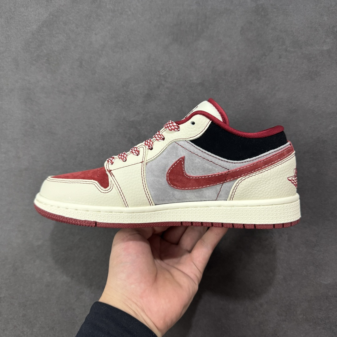 图片[2]-【定制版】Air Jordan 1 Low AJ1 乔1 “Superme联名—灰红猪八”高端定制 低帮复古篮球鞋 #定制鞋盒 大厂纯原品质出货 超高清洁度 皮料切割干净无任何毛边 细节完美 货号：LD8888-007 尺码：36 36.5 37.5 38 38.5 39 40 40.5 41 42 42.5 43 44 44.5 45-选品中心