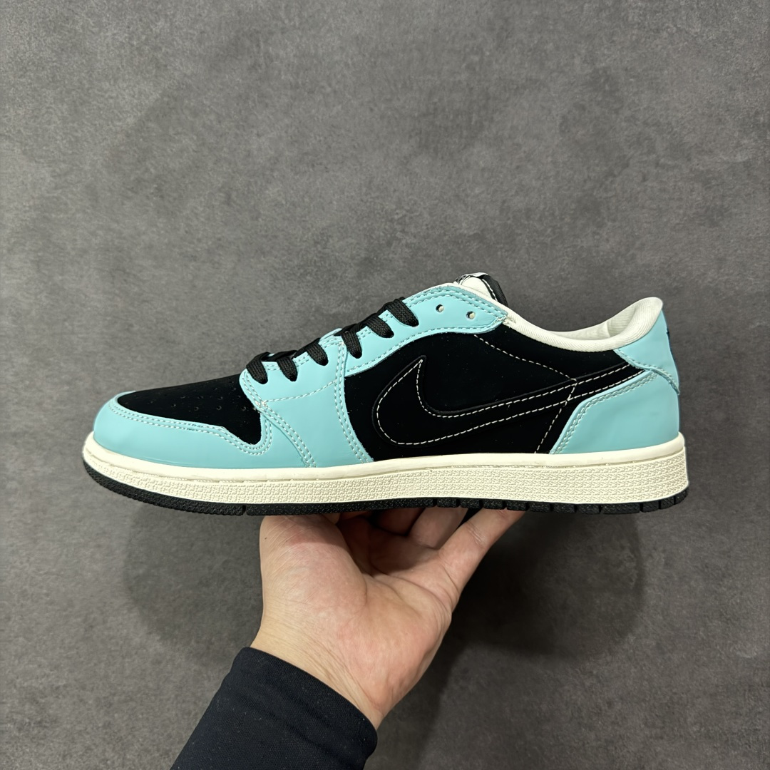 图片[2]-【定制版】Travis Scott x Jordan 1 Low “斯图西联名——台球黑蓝鬼脸” 高端定制 乔丹倒勾低帮休闲板鞋 大厂纯原品质出货 纯正版型 定制鞋盒 皮料切割干净无任何毛边 细节完美 超高清洁度 货号：DD7866-103 尺码：36 36.5 37.5 38 38.5 39 40 40.5 41 42 42.5 43 44 44.5 45-选品中心