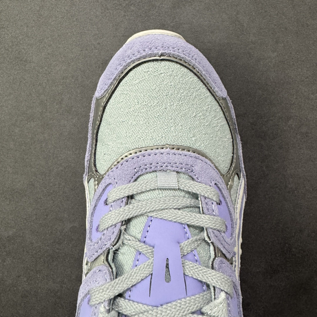 图片[8]-【公司级】Asics Gel-NYC复古单品 亚瑟士ASICSTIGER秋季新款休闲鞋 厚底街头运动休闲鞋 ASICS亚瑟士推出全新GEL-NYC，彰显纽约都市活力 这次的新系列融入了多个版本GEL的经典设计风格，广受好评。其设计灵感来源于GEL-NIMBUS 3,GEL-MC PLUS V 和 GEL-CUMULUS 16 这些往日经典鞋款。GEL-NYC使用GEL-CUMULUS 16鞋款的鞋楦设计,展现了独特的现代化美学。鞋底采用了轻质发泡材料,并在后跟和前掌处采用了ASICS亚瑟士核心科技——GEL缓震胶,赋予鞋款强大的缓冲性能,提供了更柔软舒适的穿着体验。而在原有设计的启发之上,此次鞋款采用更贴合当今潮流趋势的材料和创新技术,展现出纽约充满活力的都市精神。 尺码：36-45-选品中心