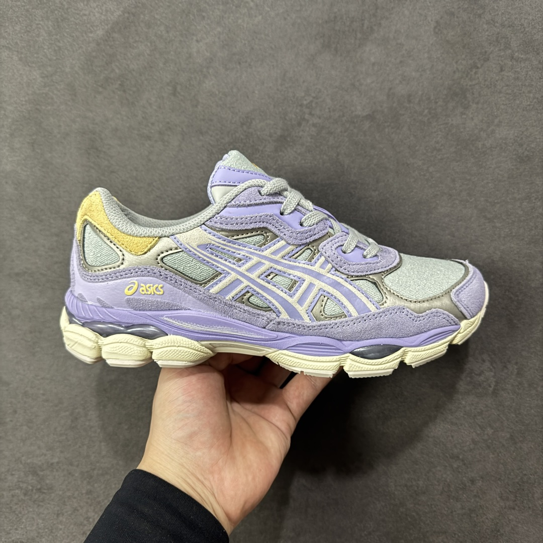 【公司级】Asics Gel-NYC复古单品 亚瑟士ASICSTIGER秋季新款休闲鞋 厚底街头运动休闲鞋 ASICS亚瑟士推出全新GEL-NYC，彰显纽约都市活力 这次的新系列融入了多个版本GEL的经典设计风格，广受好评。其设计灵感来源于GEL-NIMBUS 3,GEL-MC PLUS V 和 GEL-CUMULUS 16 这些往日经典鞋款。GEL-NYC使用GEL-CUMULUS 16鞋款的鞋楦设计,展现了独特的现代化美学。鞋底采用了轻质发泡材料,并在后跟和前掌处采用了ASICS亚瑟士核心科技——GEL缓震胶,赋予鞋款强大的缓冲性能,提供了更柔软舒适的穿着体验。而在原有设计的启发之上,此次鞋款采用更贴合当今潮流趋势的材料和创新技术,展现出纽约充满活力的都市精神。 尺码：36-45-选品中心