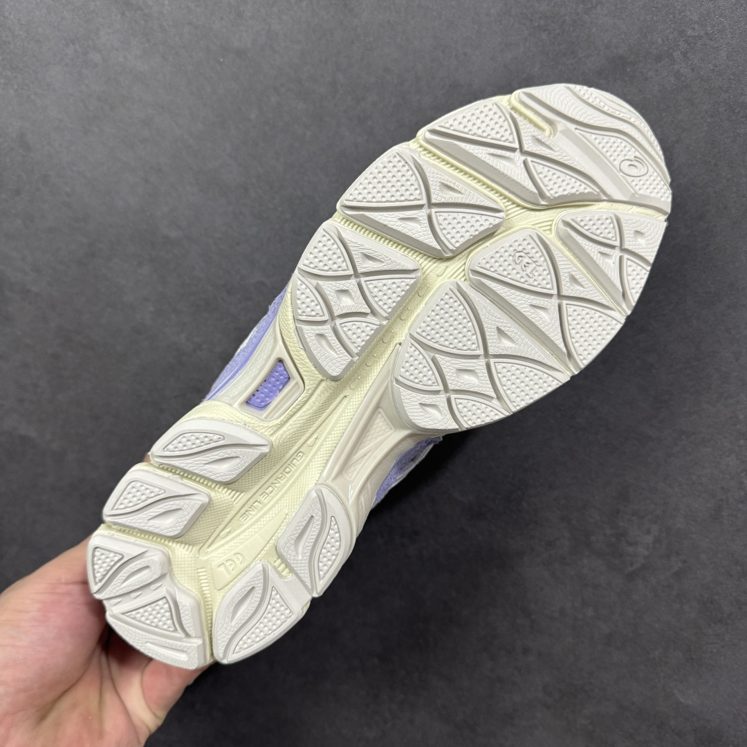 图片[9]-【公司级】Asics Gel-NYC复古单品 亚瑟士ASICSTIGER秋季新款休闲鞋 厚底街头运动休闲鞋 ASICS亚瑟士推出全新GEL-NYC，彰显纽约都市活力 这次的新系列融入了多个版本GEL的经典设计风格，广受好评。其设计灵感来源于GEL-NIMBUS 3,GEL-MC PLUS V 和 GEL-CUMULUS 16 这些往日经典鞋款。GEL-NYC使用GEL-CUMULUS 16鞋款的鞋楦设计,展现了独特的现代化美学。鞋底采用了轻质发泡材料,并在后跟和前掌处采用了ASICS亚瑟士核心科技——GEL缓震胶,赋予鞋款强大的缓冲性能,提供了更柔软舒适的穿着体验。而在原有设计的启发之上,此次鞋款采用更贴合当今潮流趋势的材料和创新技术,展现出纽约充满活力的都市精神。 尺码：36-45-选品中心