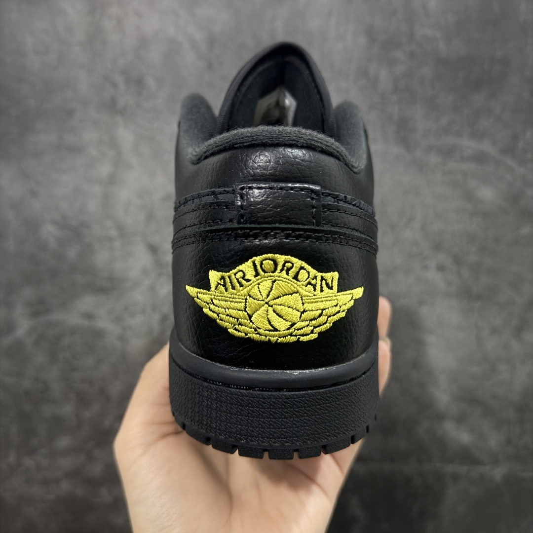 图片[4]-【DT纯原】Air Jordan Low AJ1 乔1黑黄爆裂纹 低帮文化休闲运动板鞋 IM6568-010  市面中低帮最具代表性版本没有之一 口碑大厂出品 品控大底版型不断改良更新 全套原纸板楦头开发 确保原汁原味 完美呈现版型 完美零毛边处理 原厂内置全掌气垫 价格定位良心 平台专用代工流水线出品 一眼公司既视感 拿到手的一瞬间就与众不同 碾压市面所有版本 全部原鞋开发 每一个配色都会采购原鞋确认细节 打破市面看图做货无好货之说 尺码：35.5-46-选品中心