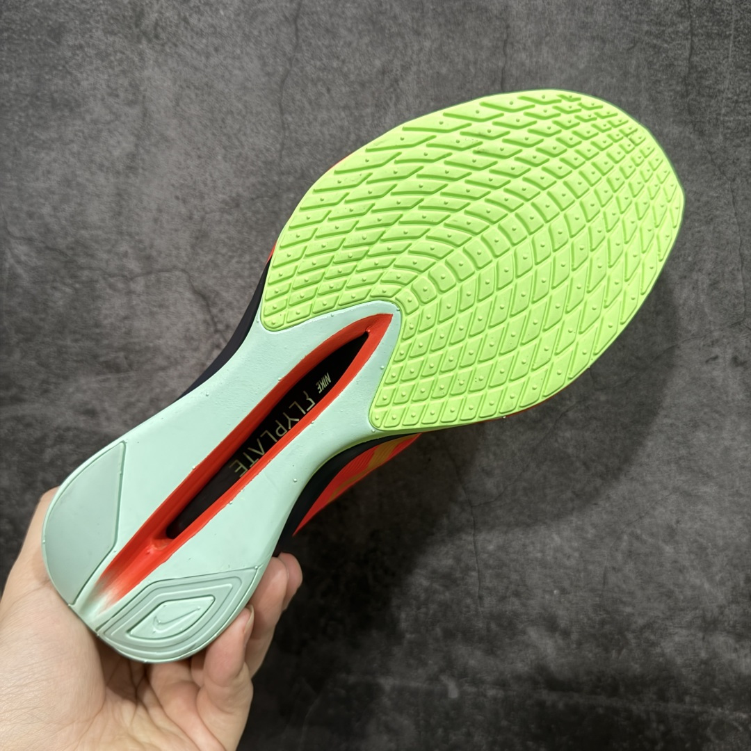 图片[9]-【XE纯原版】Nike ZoomX Vaporfly NEXT%4 减震马拉松跑步鞋 HF6414-600 全掌真碳板 原楦原纸版数据开发  目前市场最强品质 原版购入开发 原版定制网纱鞋面 分体式组合大底 中间层夹心全掌抗扭碳板 下层一次ReactX泡棉 区别市场一体底 超高质检清洁度 一切材质配件均与原版一致 原楦原纸板开发 匹配原版98%以上 完美弧度版型 原厂鞋标 立体反光鞋盒标 高端玩家必推版本 高价零售必推版本 欢迎对比市面任意版本‼️ 这双鞋简直是时尚与科技的完美融合，质感爆棚，搭配超亮眼的银色大勾子，瞬间成为街头焦点。不仅颜值在线，缓震性能更是一绝 不管是日常出街还是慢跑锻炼，都能给双脚极致舒适体验。  码数超全，36- 46 码任你选！别犹豫啦，穿上它，轻松走出潮流范，开启你的时尚运动新旅程 码段：36-46-选品中心