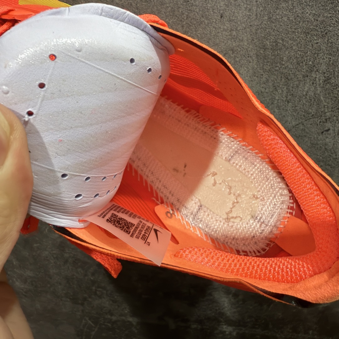 图片[8]-【XE纯原版】Nike ZoomX Vaporfly NEXT%4 减震马拉松跑步鞋 HF6414-600 全掌真碳板 原楦原纸版数据开发  目前市场最强品质 原版购入开发 原版定制网纱鞋面 分体式组合大底 中间层夹心全掌抗扭碳板 下层一次ReactX泡棉 区别市场一体底 超高质检清洁度 一切材质配件均与原版一致 原楦原纸板开发 匹配原版98%以上 完美弧度版型 原厂鞋标 立体反光鞋盒标 高端玩家必推版本 高价零售必推版本 欢迎对比市面任意版本‼️ 这双鞋简直是时尚与科技的完美融合，质感爆棚，搭配超亮眼的银色大勾子，瞬间成为街头焦点。不仅颜值在线，缓震性能更是一绝 不管是日常出街还是慢跑锻炼，都能给双脚极致舒适体验。  码数超全，36- 46 码任你选！别犹豫啦，穿上它，轻松走出潮流范，开启你的时尚运动新旅程 码段：36-46-选品中心