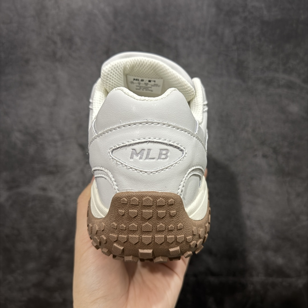 图片[4]-【纯原版】MLB 纽约洋基队 双色鞋带 轻量运动百搭 豆豆薄底鞋 防滑轻便 低帮 板鞋 男女同款 象牙白色 MLB官方同步出货 虞书欣等众多潮流明星同款 高弹双层MD大底 原楦原档案数据开发版型（完美鞋头弧度/后套收口效果🆚市面文案版本‼️） 原厂立体填充鞋舌海绵 中底注胶孔原数据开发模具大底原厂转印标市面上唯一纯原版本 原材料打造 内增高6cm 原厂1：1模具开发 原厂进口纳米材质 原厂 全套原盒雷射防伪标包装 天猫订单品质 官网尺码：35 36 36.5 37.5 38 38.5 39 40 40.5 41 42 42.5 43 44 45-选品中心