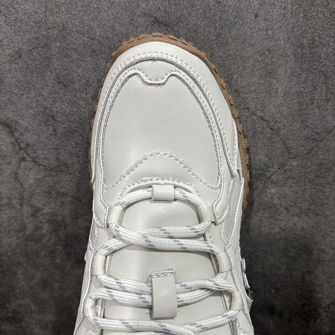 图片[5]-【纯原版】MLB 纽约洋基队 双色鞋带 轻量运动百搭 豆豆薄底鞋 防滑轻便 低帮 板鞋 男女同款 象牙白色 MLB官方同步出货 虞书欣等众多潮流明星同款 高弹双层MD大底 原楦原档案数据开发版型（完美鞋头弧度/后套收口效果🆚市面文案版本‼️） 原厂立体填充鞋舌海绵 中底注胶孔原数据开发模具大底原厂转印标市面上唯一纯原版本 原材料打造 内增高6cm 原厂1：1模具开发 原厂进口纳米材质 原厂 全套原盒雷射防伪标包装 天猫订单品质 官网尺码：35 36 36.5 37.5 38 38.5 39 40 40.5 41 42 42.5 43 44 45-选品中心