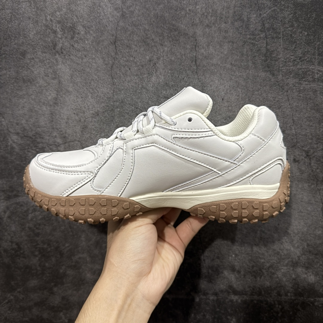 图片[2]-【纯原版】MLB 纽约洋基队 双色鞋带 轻量运动百搭 豆豆薄底鞋 防滑轻便 低帮 板鞋 男女同款 象牙白色 MLB官方同步出货 虞书欣等众多潮流明星同款 高弹双层MD大底 原楦原档案数据开发版型（完美鞋头弧度/后套收口效果🆚市面文案版本‼️） 原厂立体填充鞋舌海绵 中底注胶孔原数据开发模具大底原厂转印标市面上唯一纯原版本 原材料打造 内增高6cm 原厂1：1模具开发 原厂进口纳米材质 原厂 全套原盒雷射防伪标包装 天猫订单品质 官网尺码：35 36 36.5 37.5 38 38.5 39 40 40.5 41 42 42.5 43 44 45-选品中心