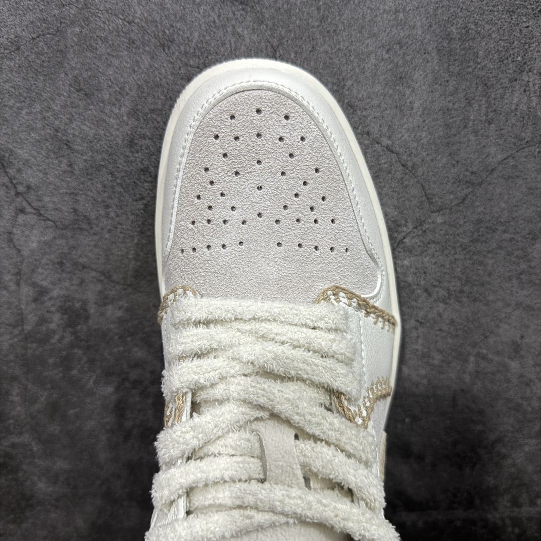 图片[5]-【K版纯原】Air Jordan AJ1 Low 低帮 麂皮米白灰 HV4268-120 全新流水线出品 市场第二梯队最强版 全部原鞋开发 原楦原纸板开发 全鞋电脑针车 原厂内置全掌气垫 原盒内在原标 唯一Zp原版鞋带绑法 免检产品 全新2022版型 全头层皮料 完美零毛边处理 原厂配置全掌气垫 价格定位良心 新配色陆续出货 尺码：36-46-选品中心