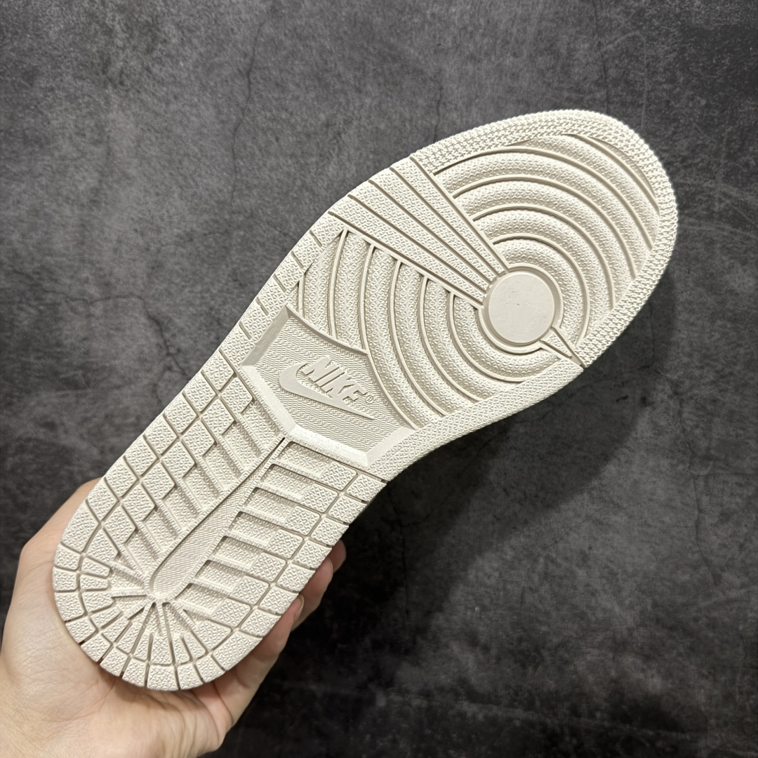 图片[9]-【K版纯原】Air Jordan AJ1 Low 低帮 麂皮米白灰 HV4268-120 全新流水线出品 市场第二梯队最强版 全部原鞋开发 原楦原纸板开发 全鞋电脑针车 原厂内置全掌气垫 原盒内在原标 唯一Zp原版鞋带绑法 免检产品 全新2022版型 全头层皮料 完美零毛边处理 原厂配置全掌气垫 价格定位良心 新配色陆续出货 尺码：36-46-选品中心